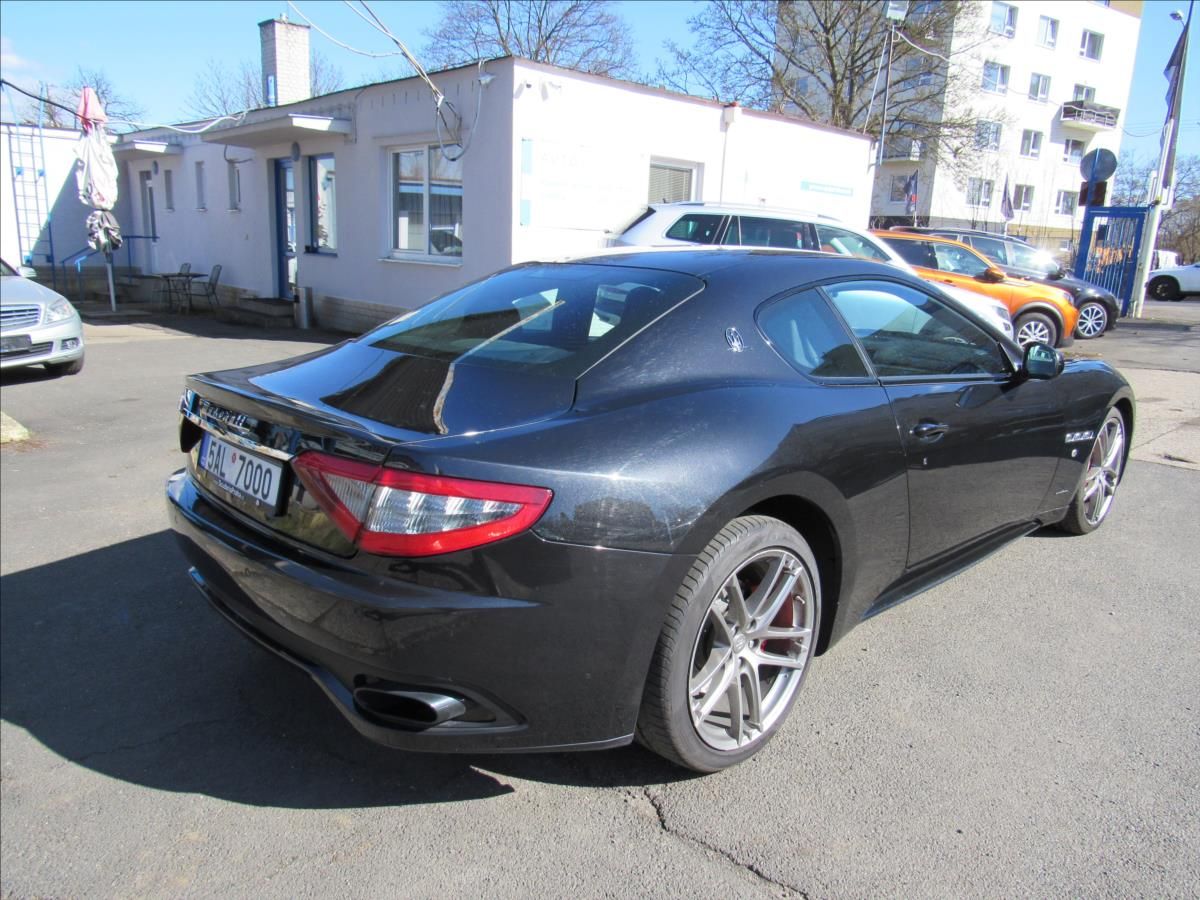 Maserati GranTurismo, 4,7 V8 Sport - fotka 4