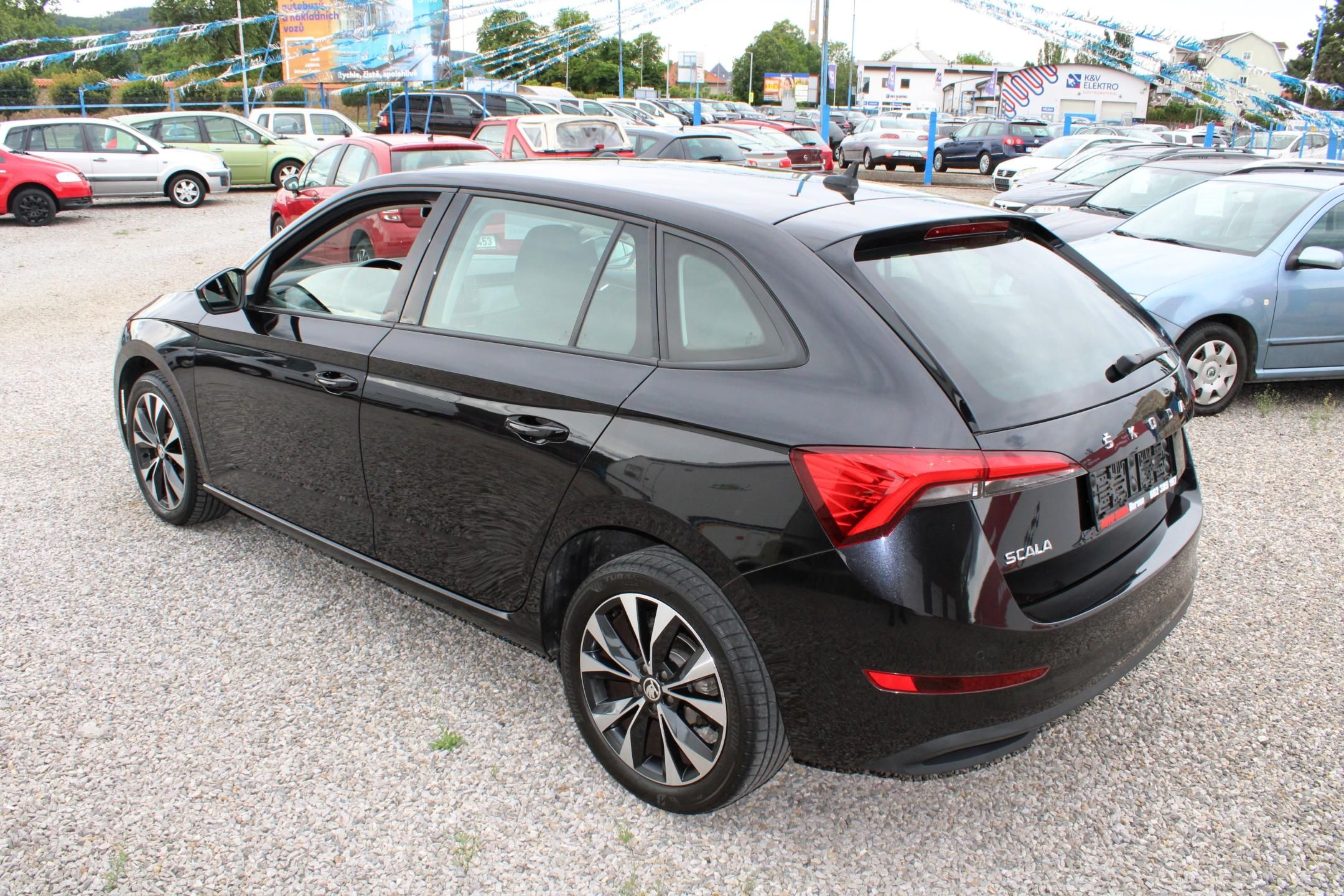 Škoda Scala, 1,0TSI KLIMA LED TEMPOMAT ALU - fotka 5