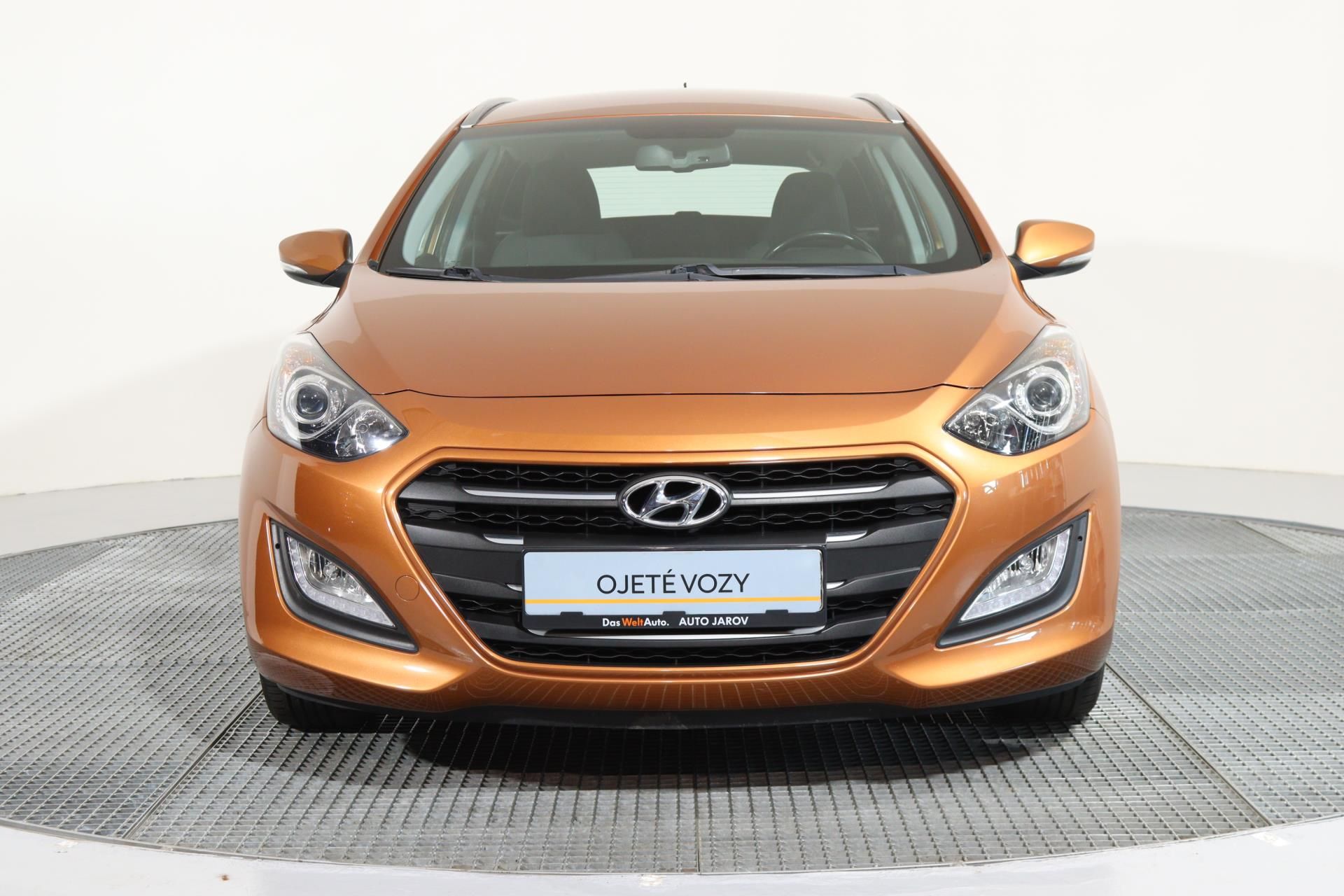 Hyundai i30, 1,6i TRIKOLOR 88 kW - fotka 4