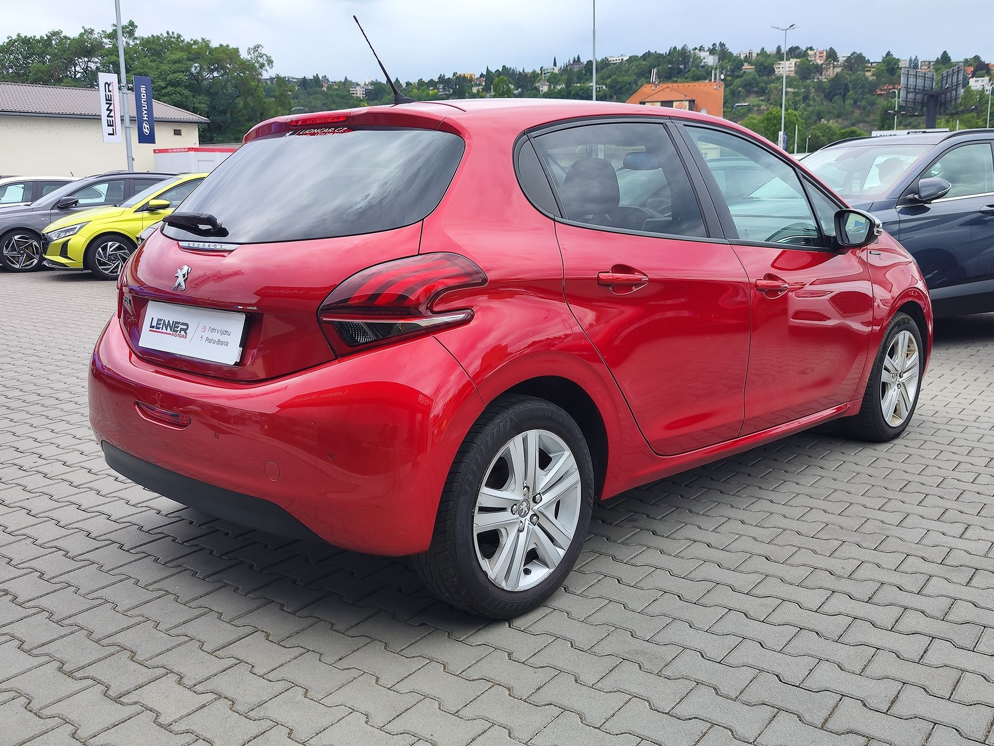 Peugeot 208, 1.2 PureTech/61kW SIGNATURE - fotka 5