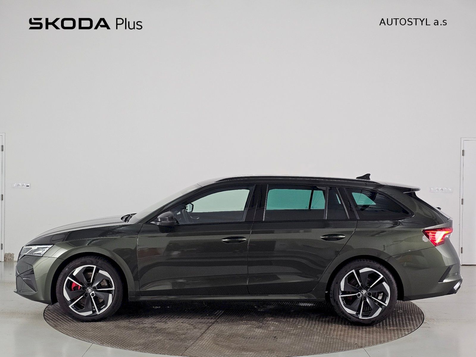 Škoda Octavia, 2.0TSi 195kW DSG RS TAŽNÉ - fotka 3
