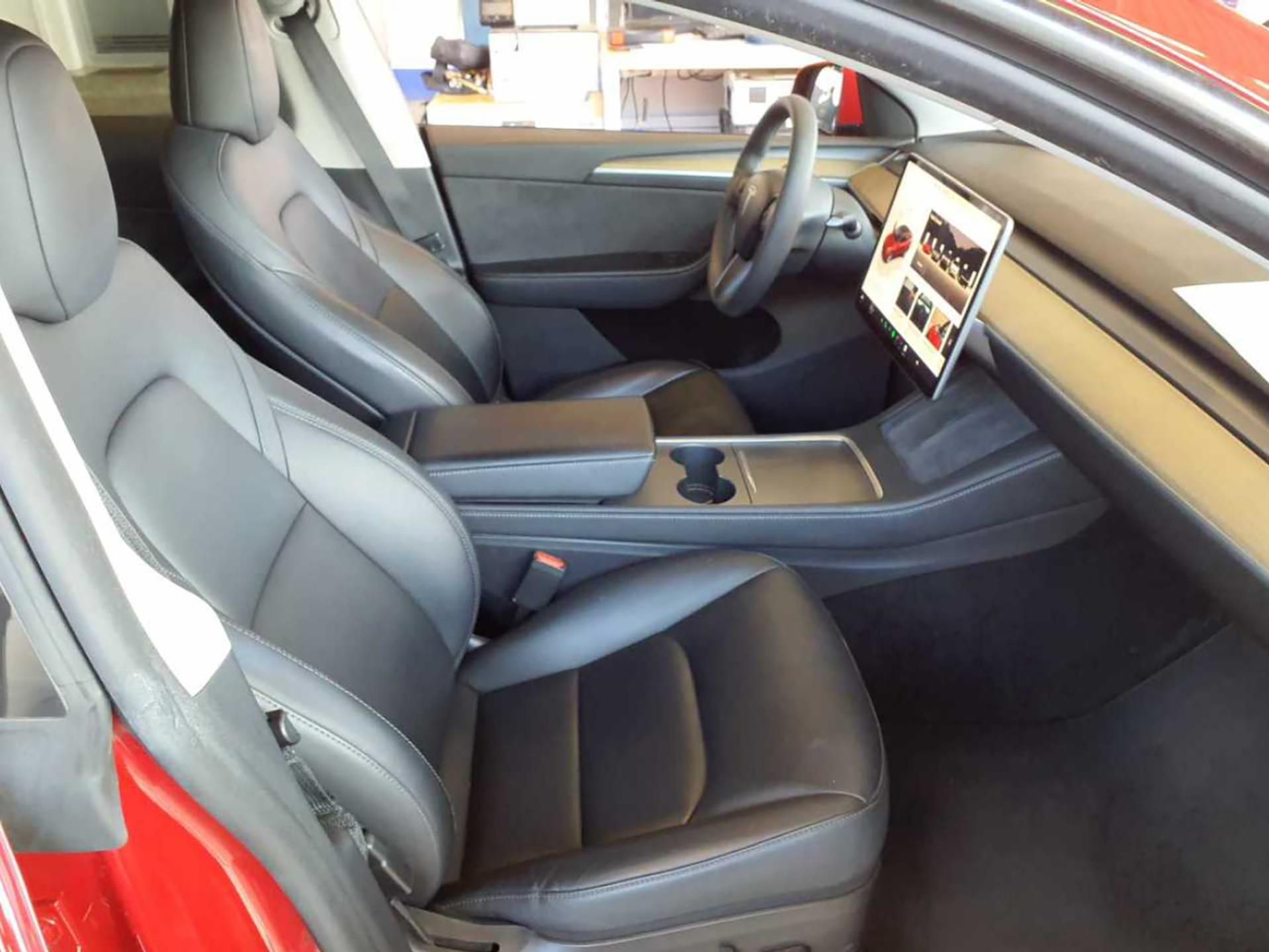 Tesla Model Y, RWD, LFP baterie, Tažné - fotka 5