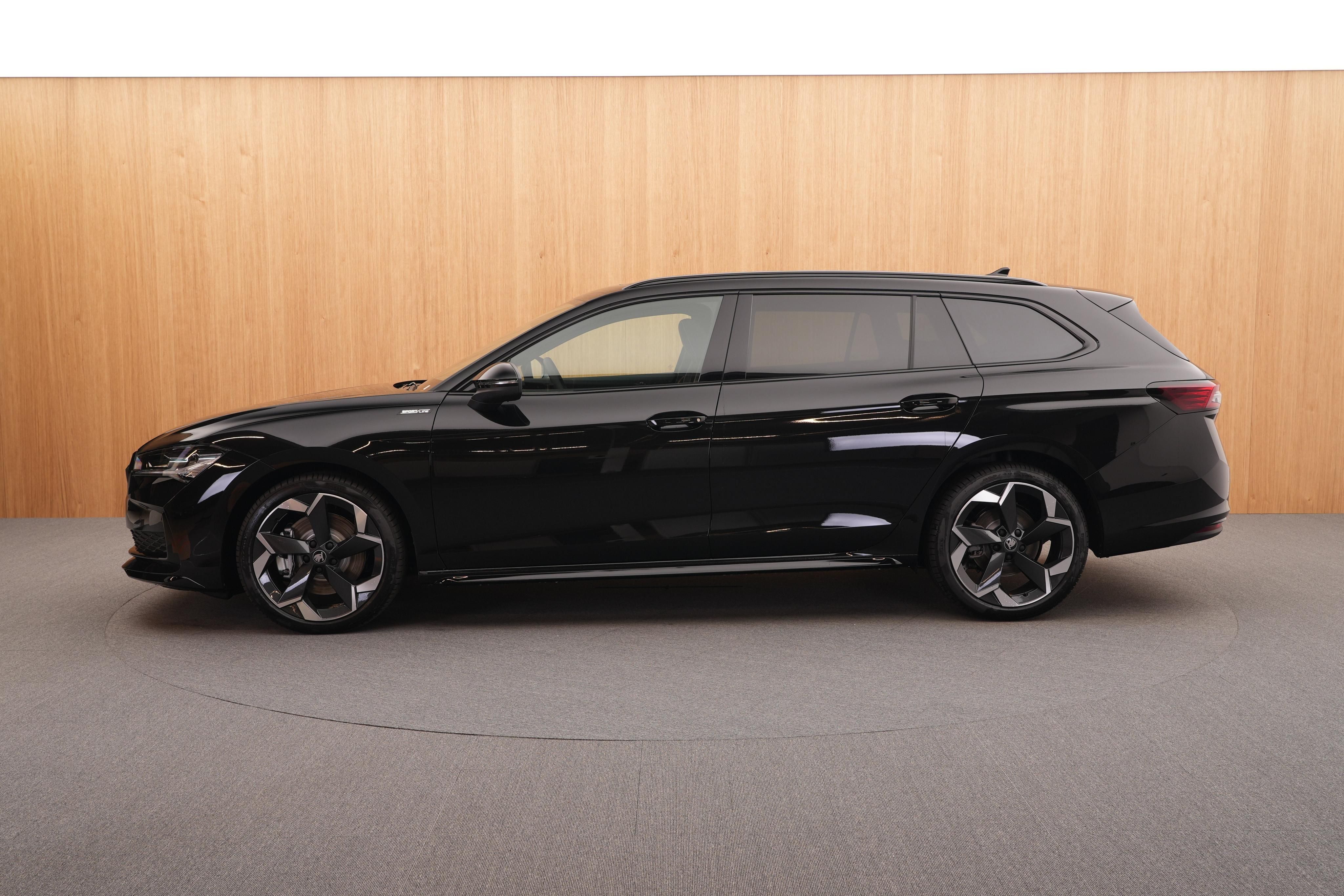 Škoda Superb, Sportline 2.0 TDI 4x4 DSG - fotka 2