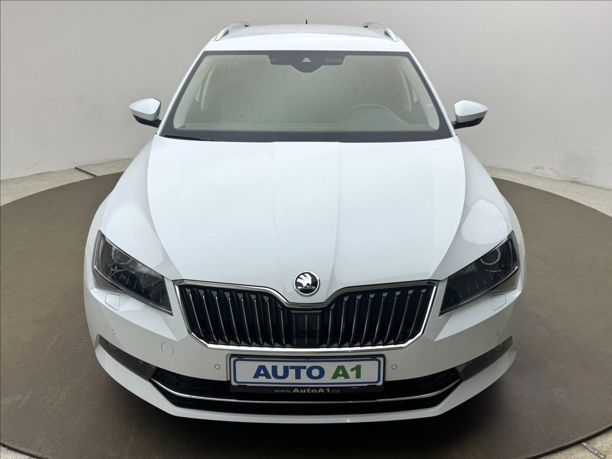 Škoda Superb, 2,0 DSG 4X4 ACC CANTON STYLE+ - fotka 2