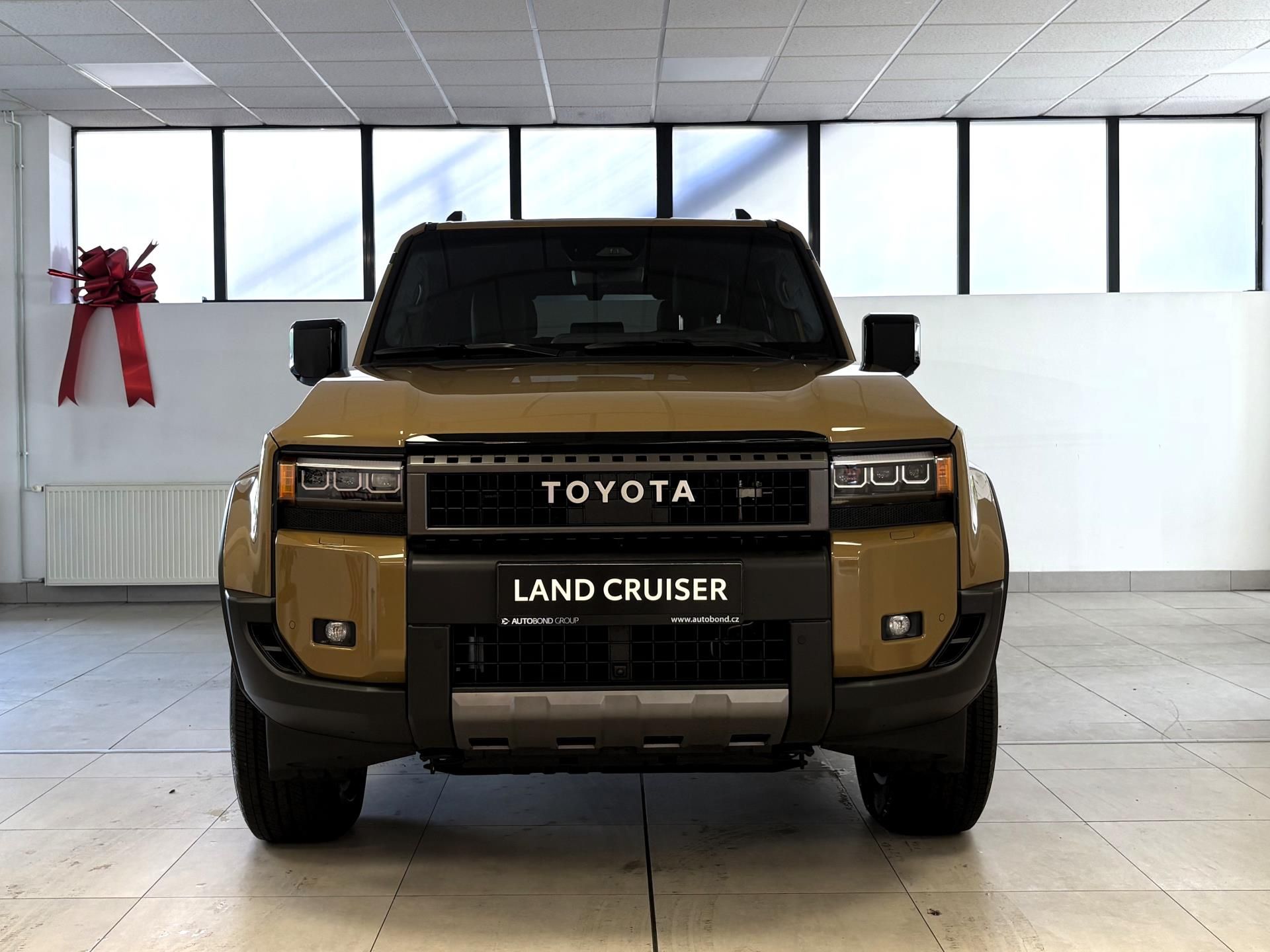 Toyota Land Cruiser, 2.8D MHEV 8AT 4x4, Ex. Skyview - fotka 2