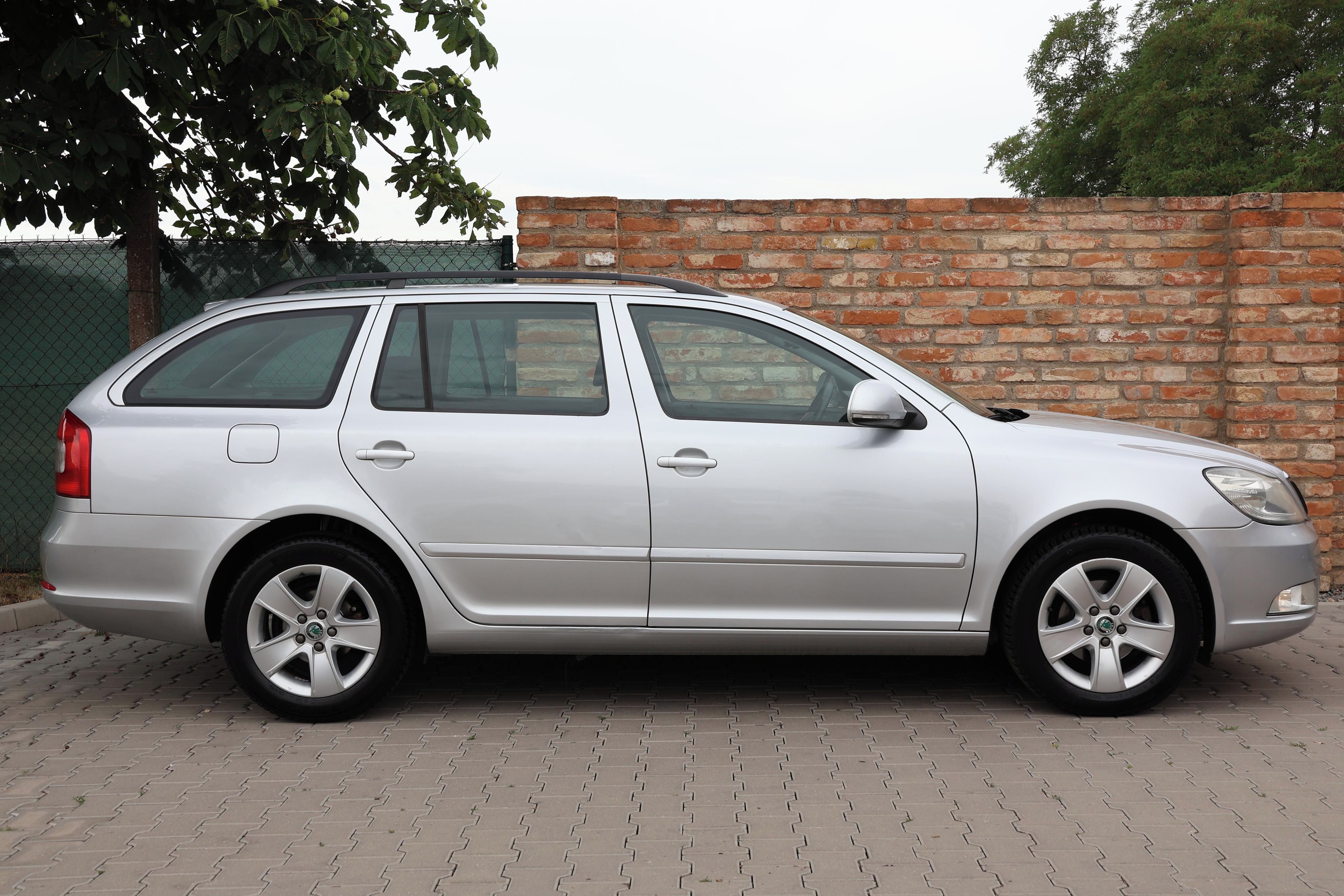 Škoda Octavia, 1.6TDI 77kW Servis Škoda 1Maji - fotka 5