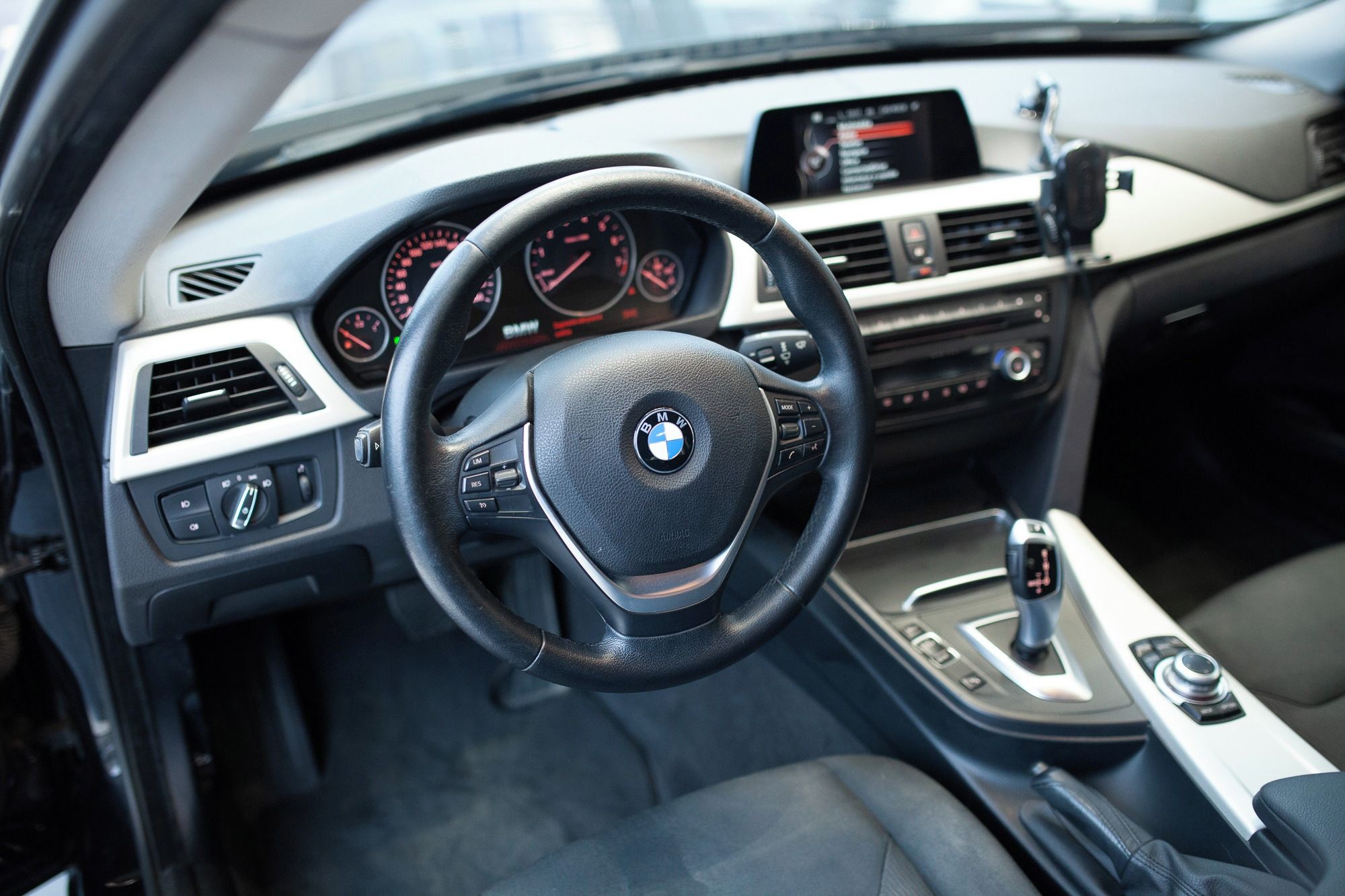 BMW Řada 3, 320i xDrive GT - fotka 5