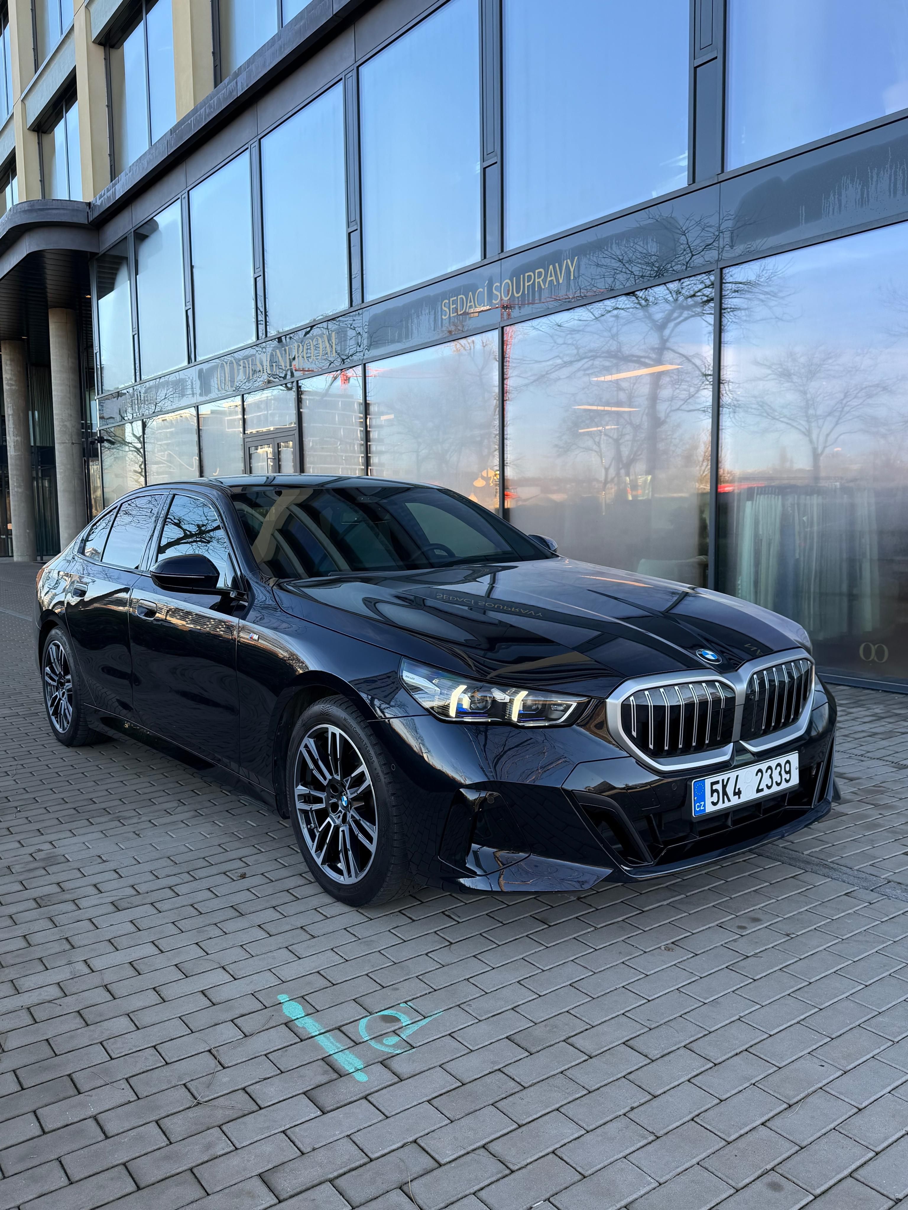 BMW Řada 5, 520 D top stav záruka Mpaket