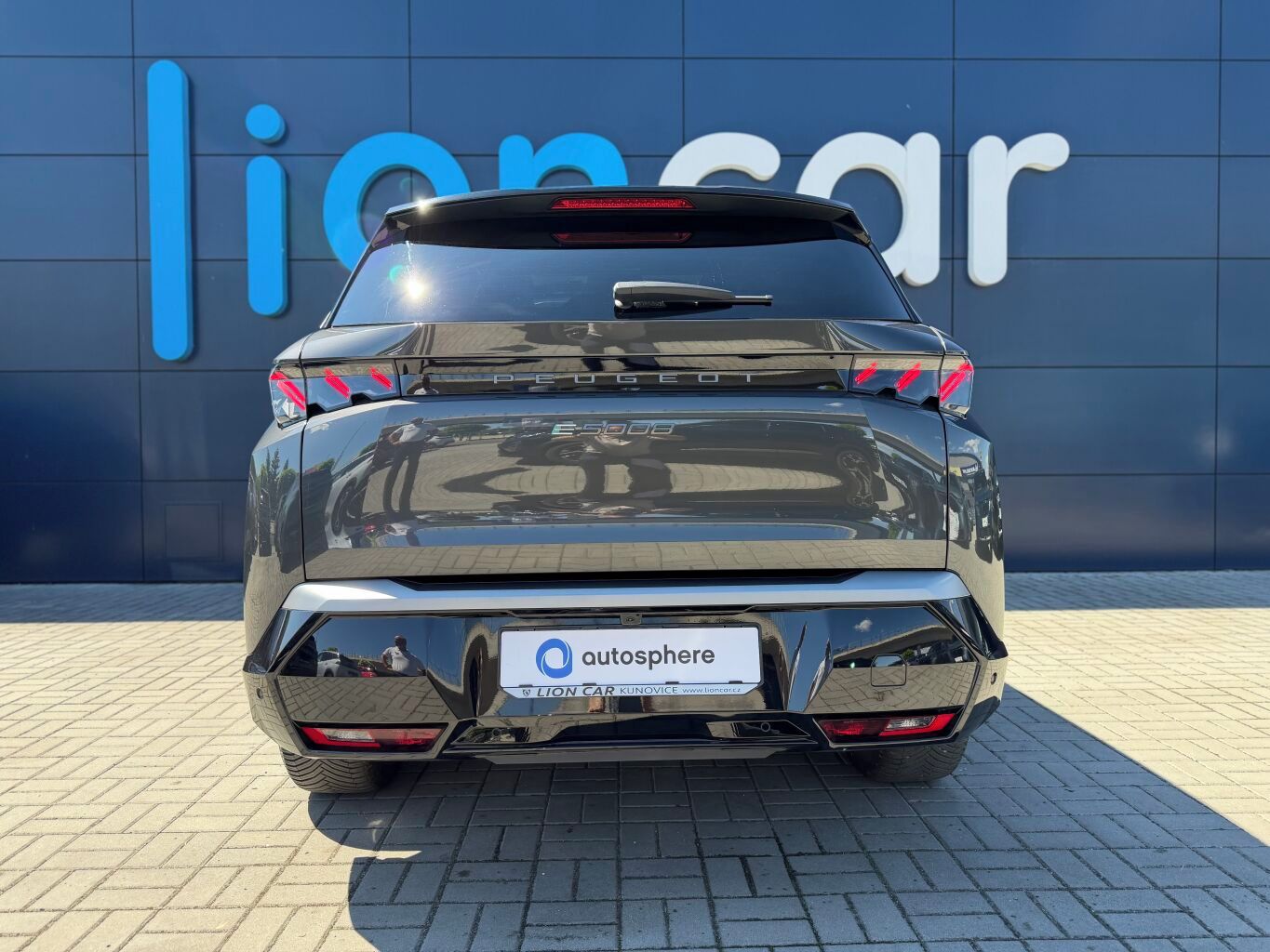 Peugeot 5008, E-GT, 213 koní, ČR, Baterie 73 - fotka 6