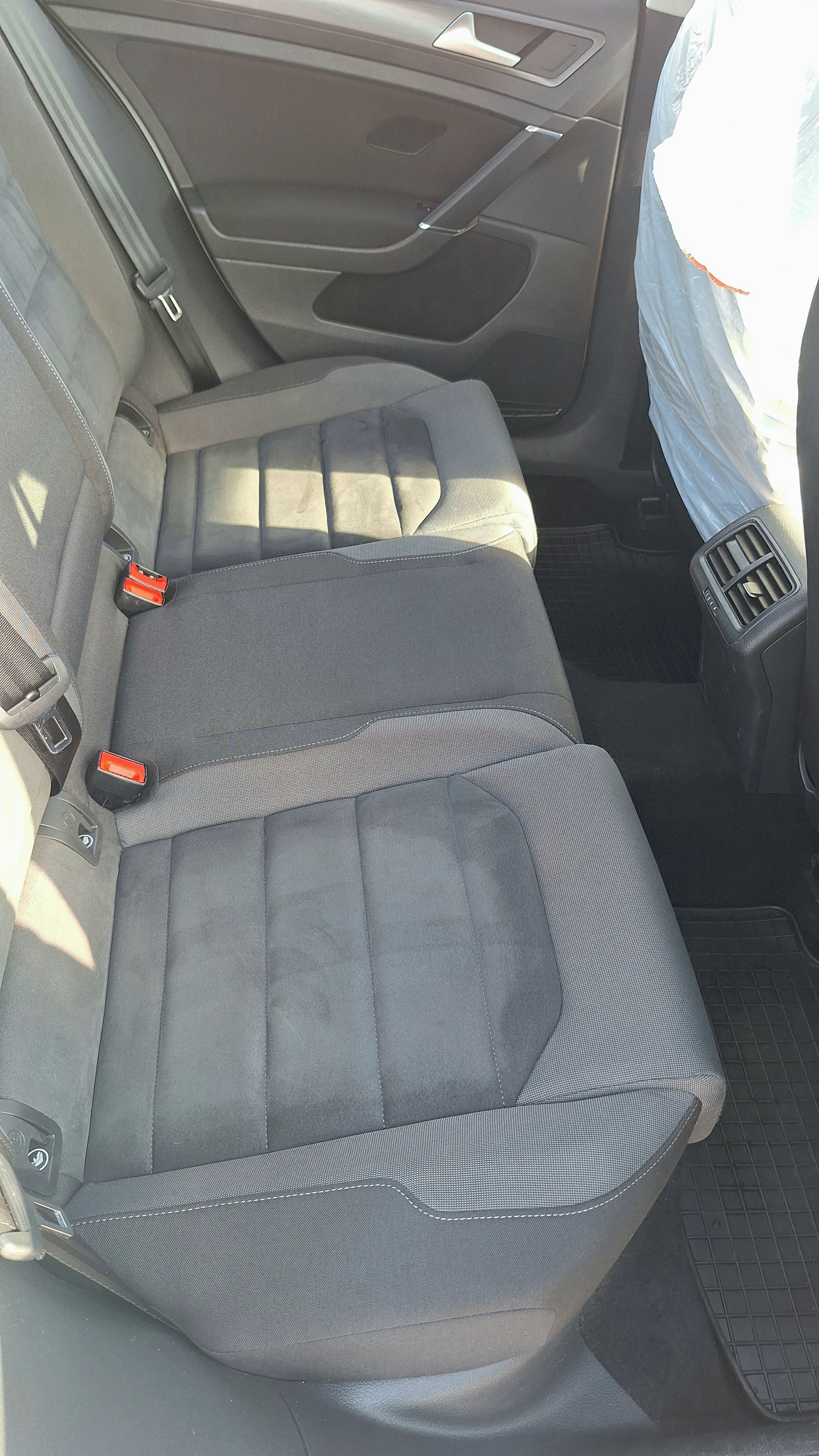 Volkswagen Golf, 1,0 l/85 kW TSI - fotka 6