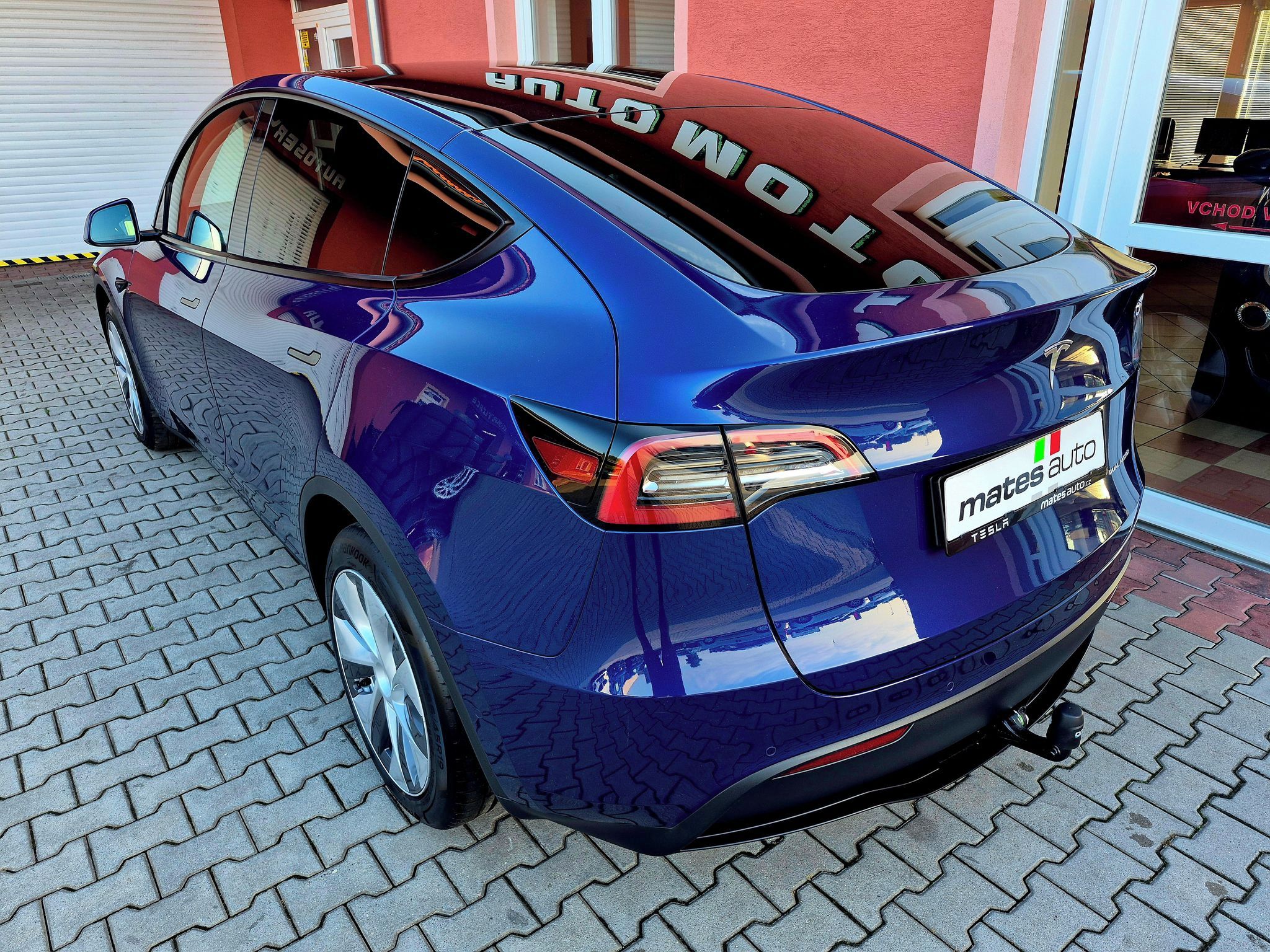 Tesla Model Y, Long Range Dual Motor 378 kW S - fotka 3