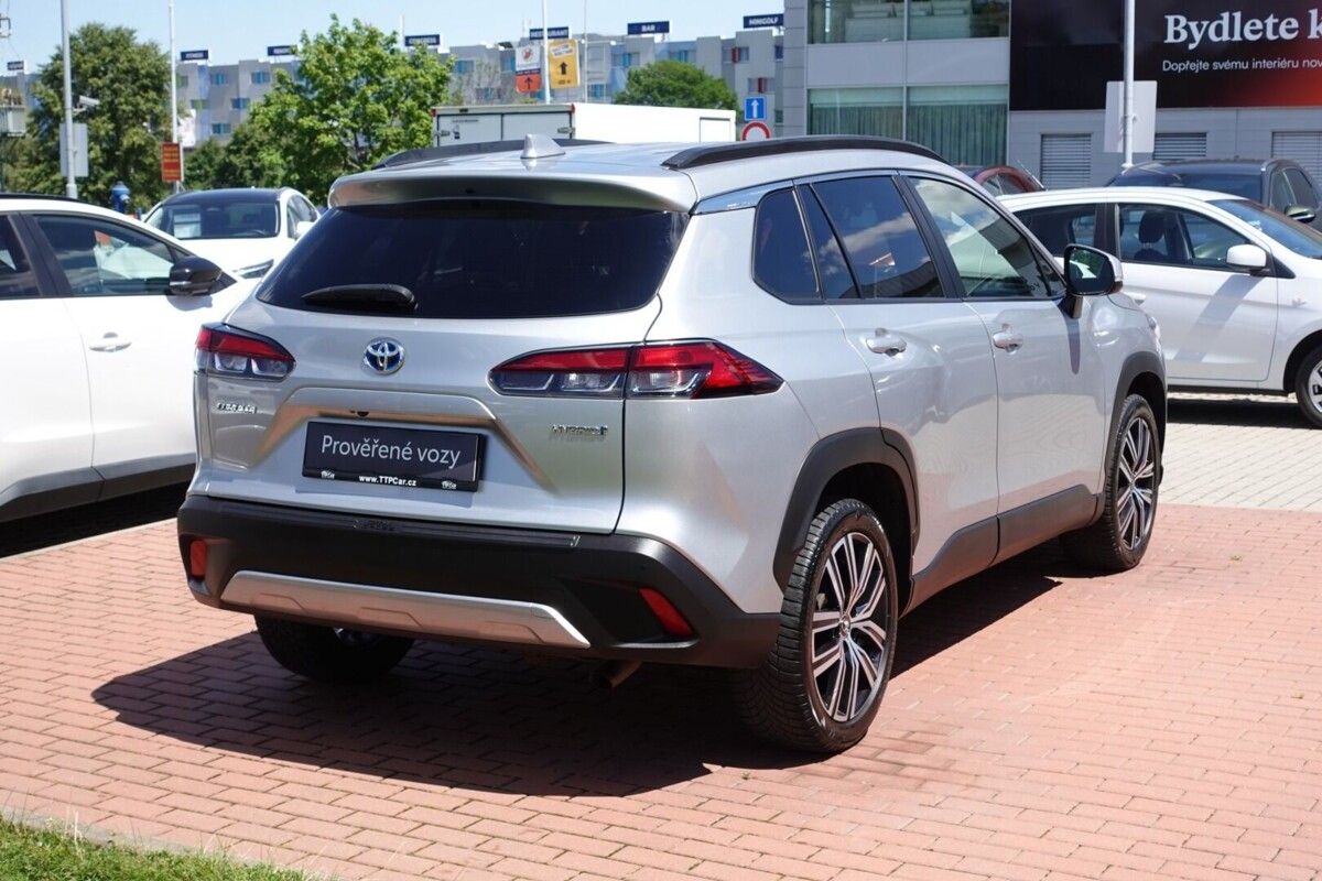 Toyota Corolla Cross, 2,0 HEV Style Tech FWD - fotka 4