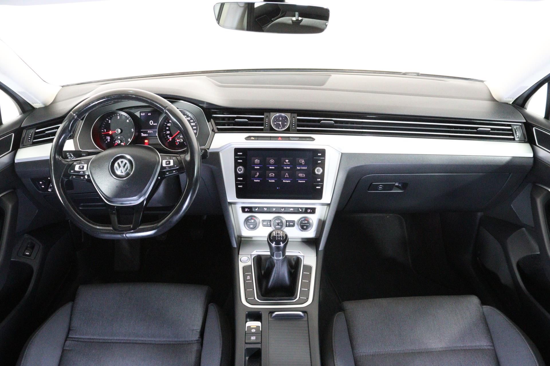 Volkswagen Passat, Variant Comfortline 2,0TDI 110 - fotka 5