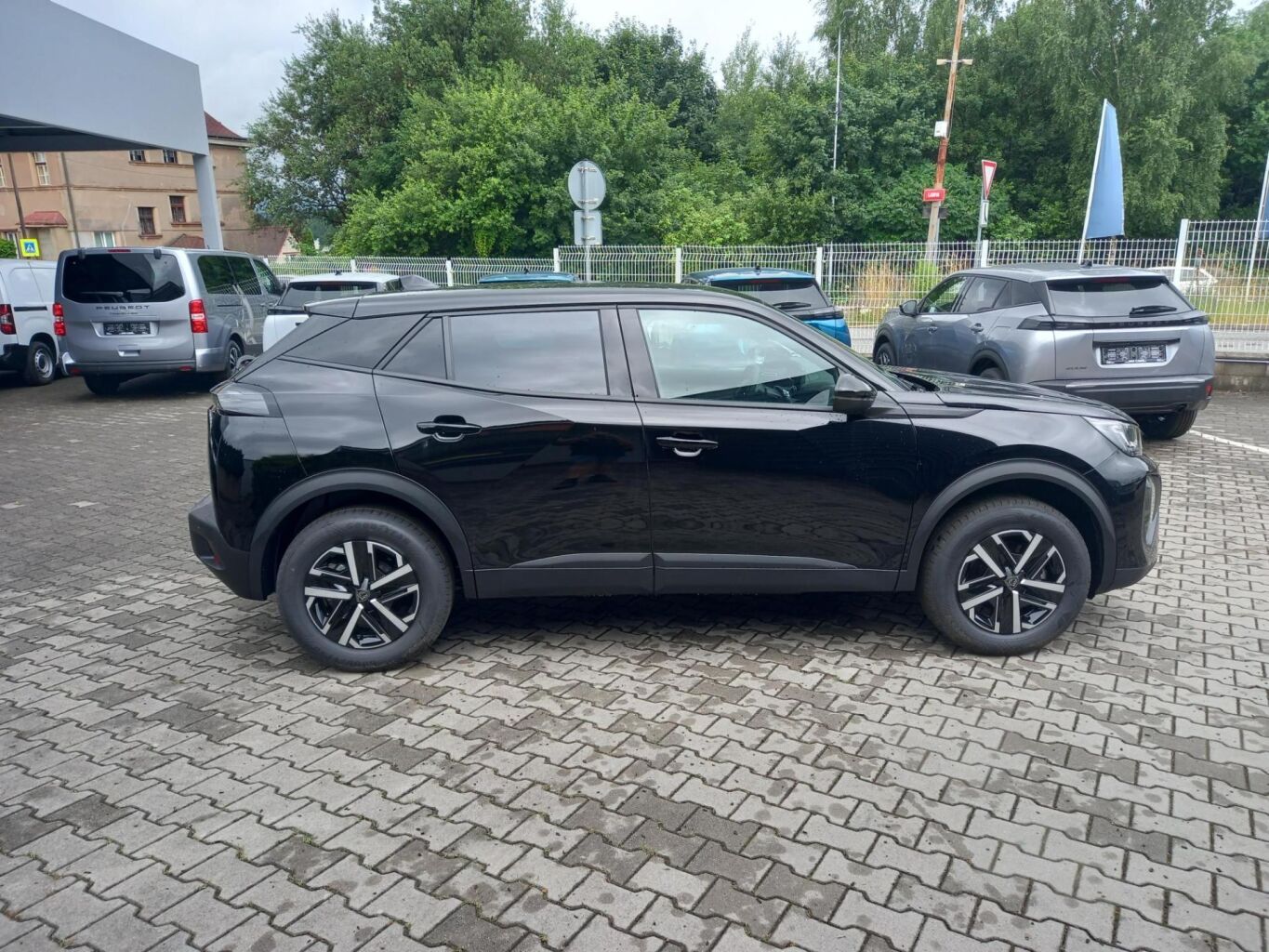 Peugeot 2008, BUSINESS Hybrid 110 e-DCS6 - fotka 6