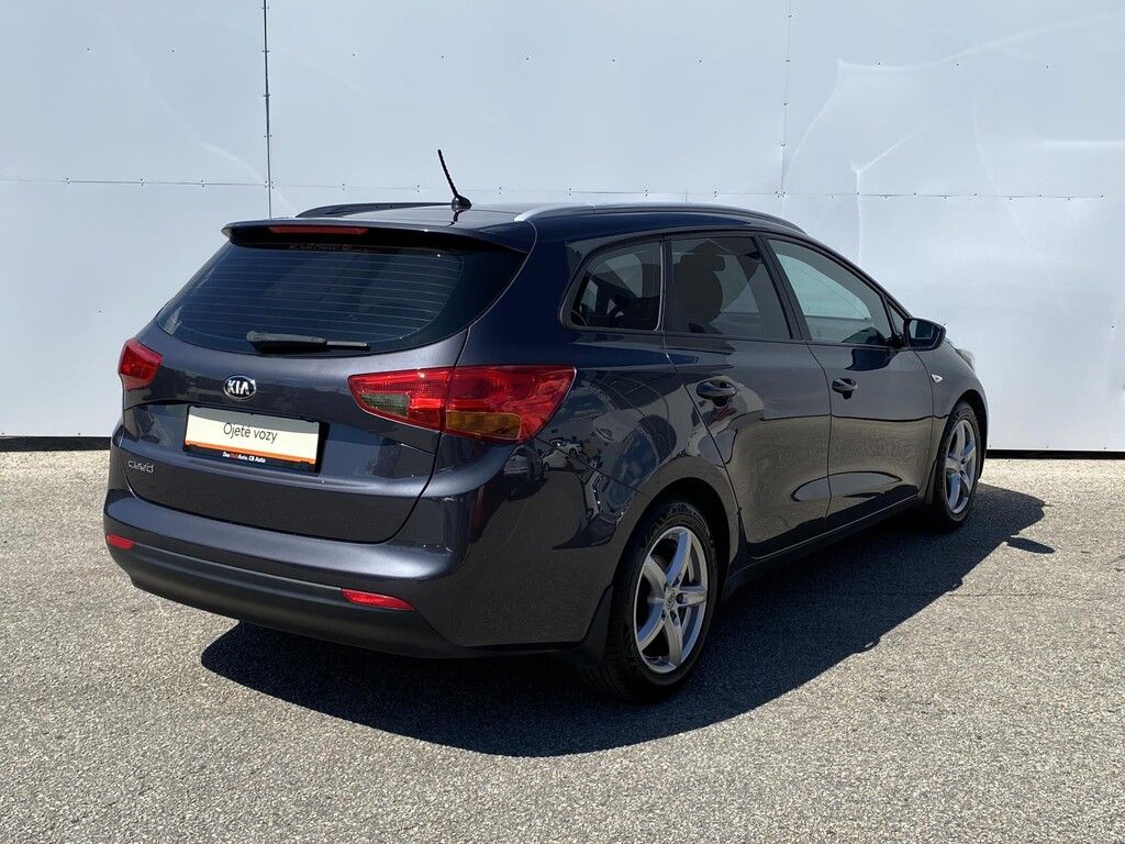 Kia Cee´d, 1,4i 73 kW - fotka 2