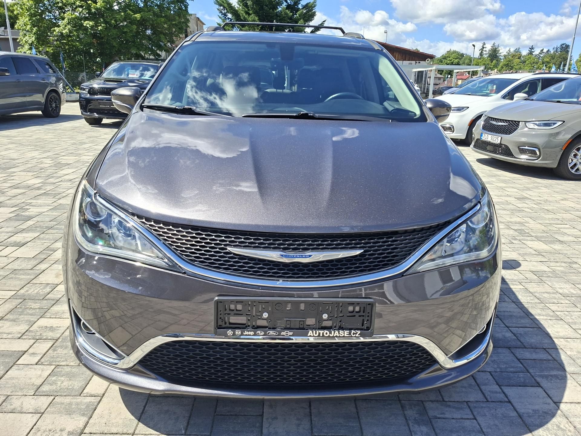 Chrysler Pacifica, 3,6L 8míst,Top výbava,android - fotka 2
