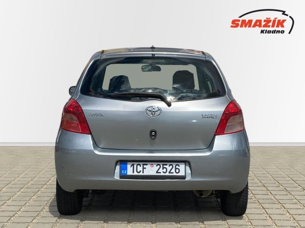 Toyota Yaris, 1,0 (51kW) BA Man - fotka 5