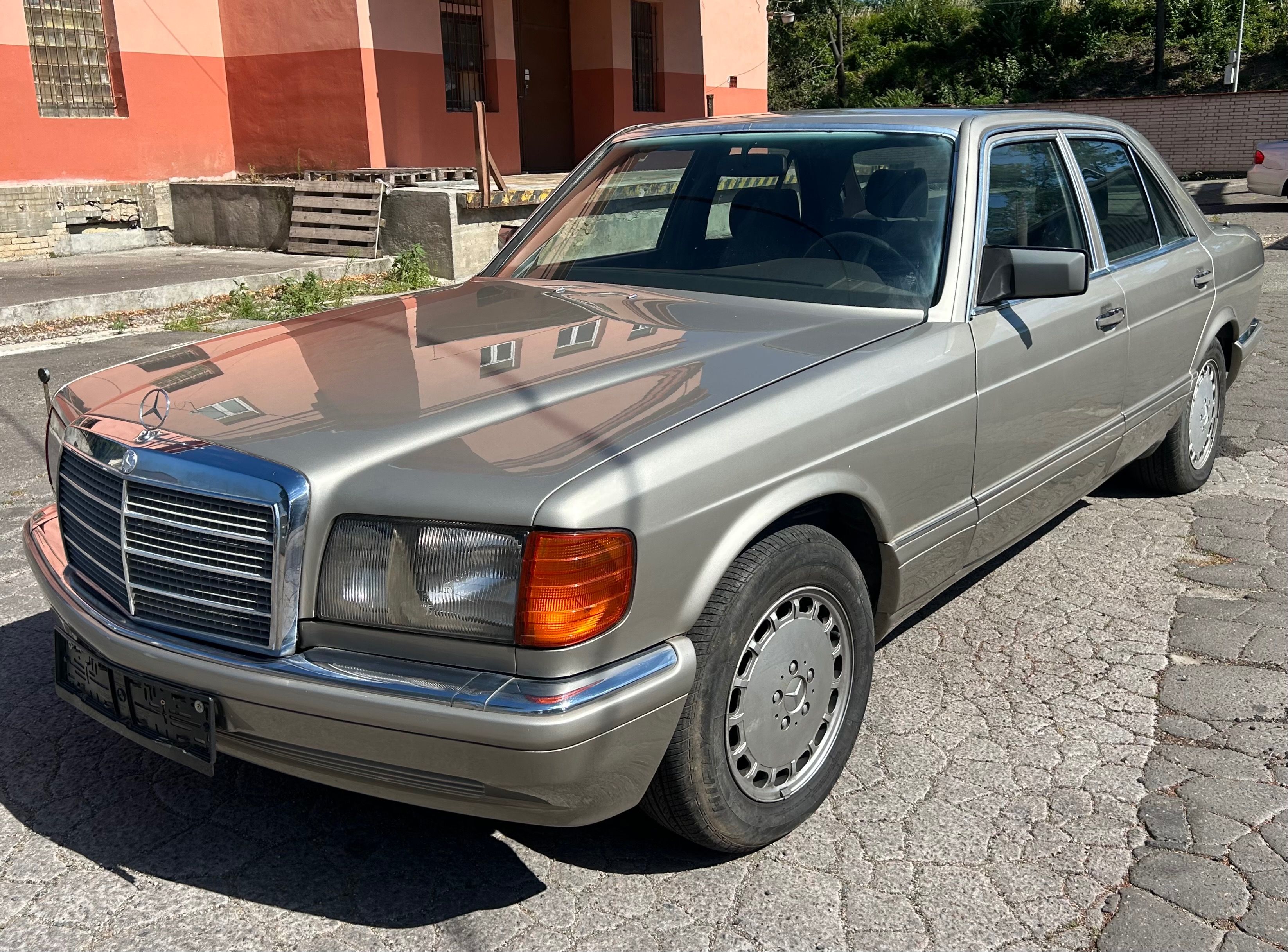 Mercedes-Benz 126, 300SE W126