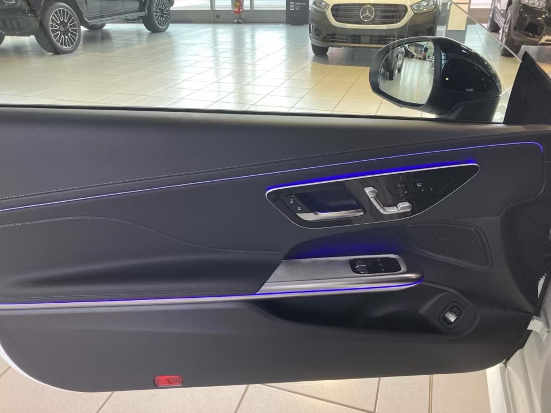 Mercedes-Benz CLE, 300 4M AMG Paměť Night Distro - fotka 6