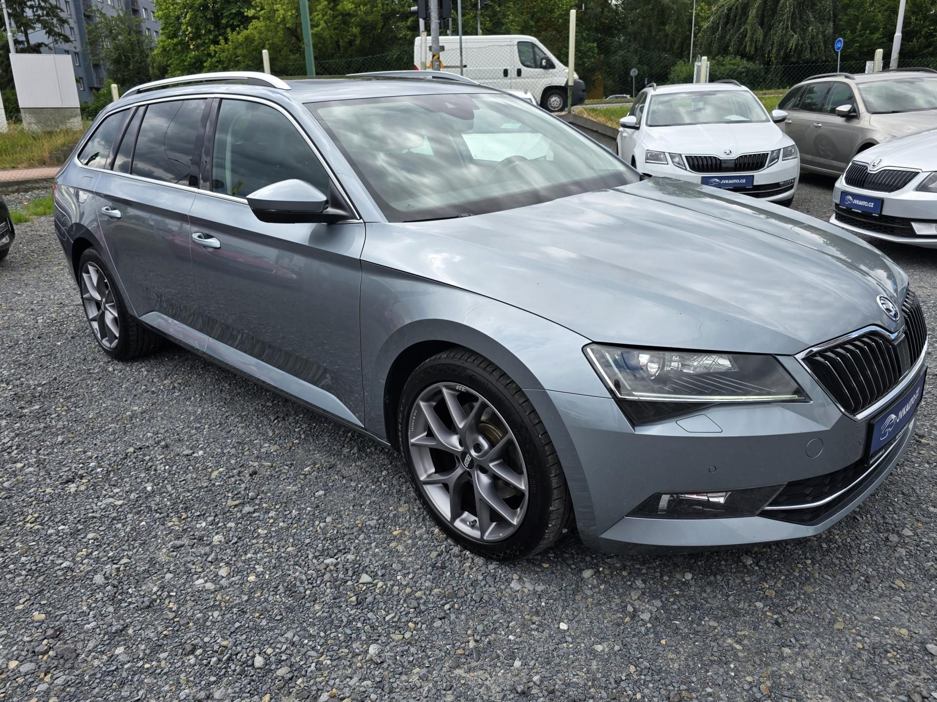 Škoda Superb, 140KW DSG WEBASTO PANORAMA - fotka 2