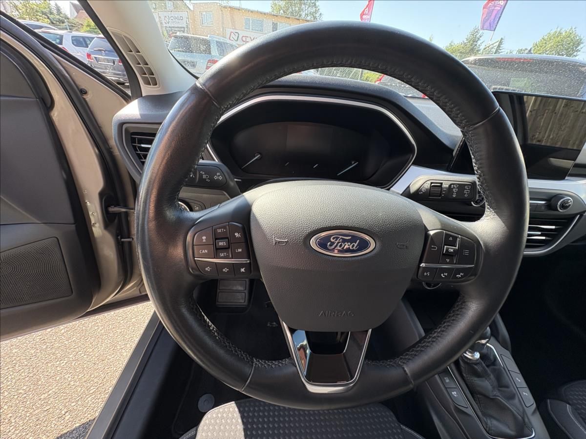 Ford Focus, 1,5 TDCi88kW Led,ACC,Kamer,Výh - fotka 6