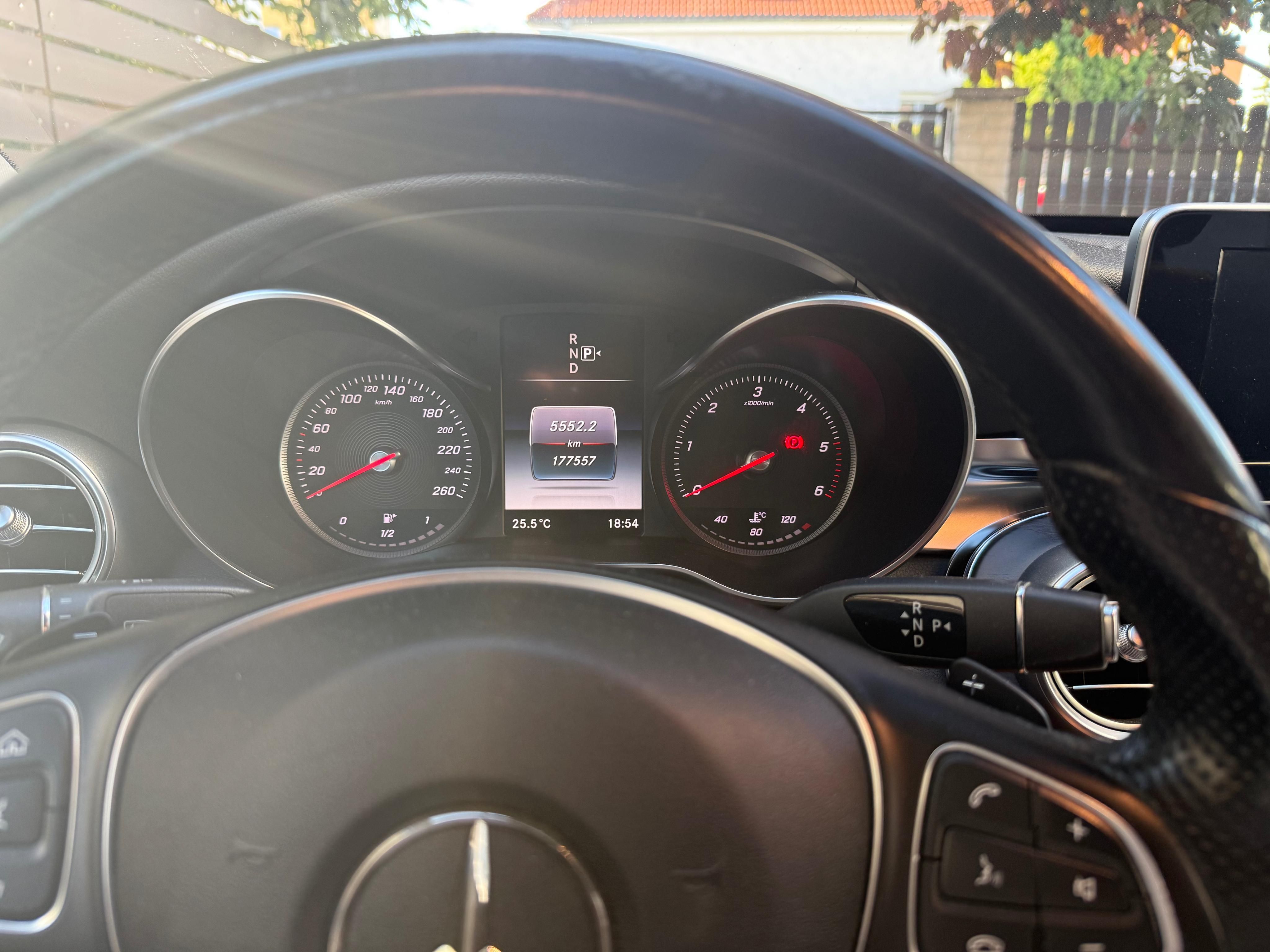 Mercedes-Benz Třídy C, 250d bluetec 4matic AMG line - fotka 2