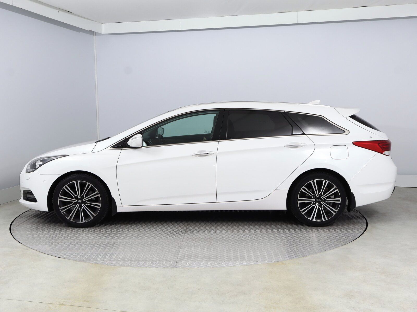 Hyundai i40, 1.7 CRDi, Automat, Kůže, Navi - fotka 3