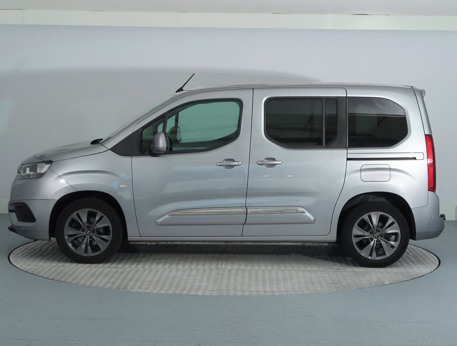 Toyota Proace City Verso, 1.2 T, Family, 5Míst, Klima - fotka 3
