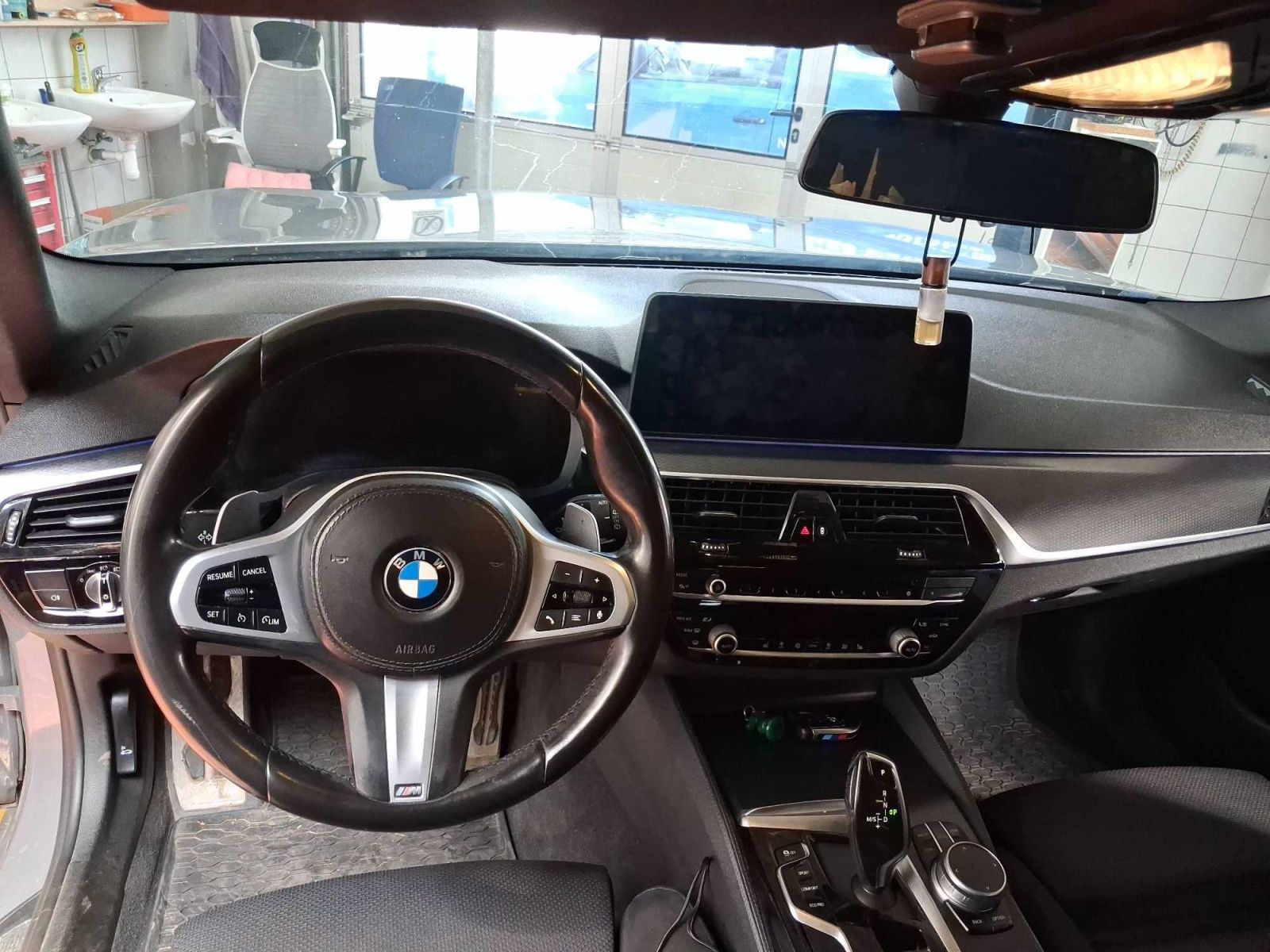 BMW Řada 5, 520d xDrive, M Sport, 4X4 - fotka 3