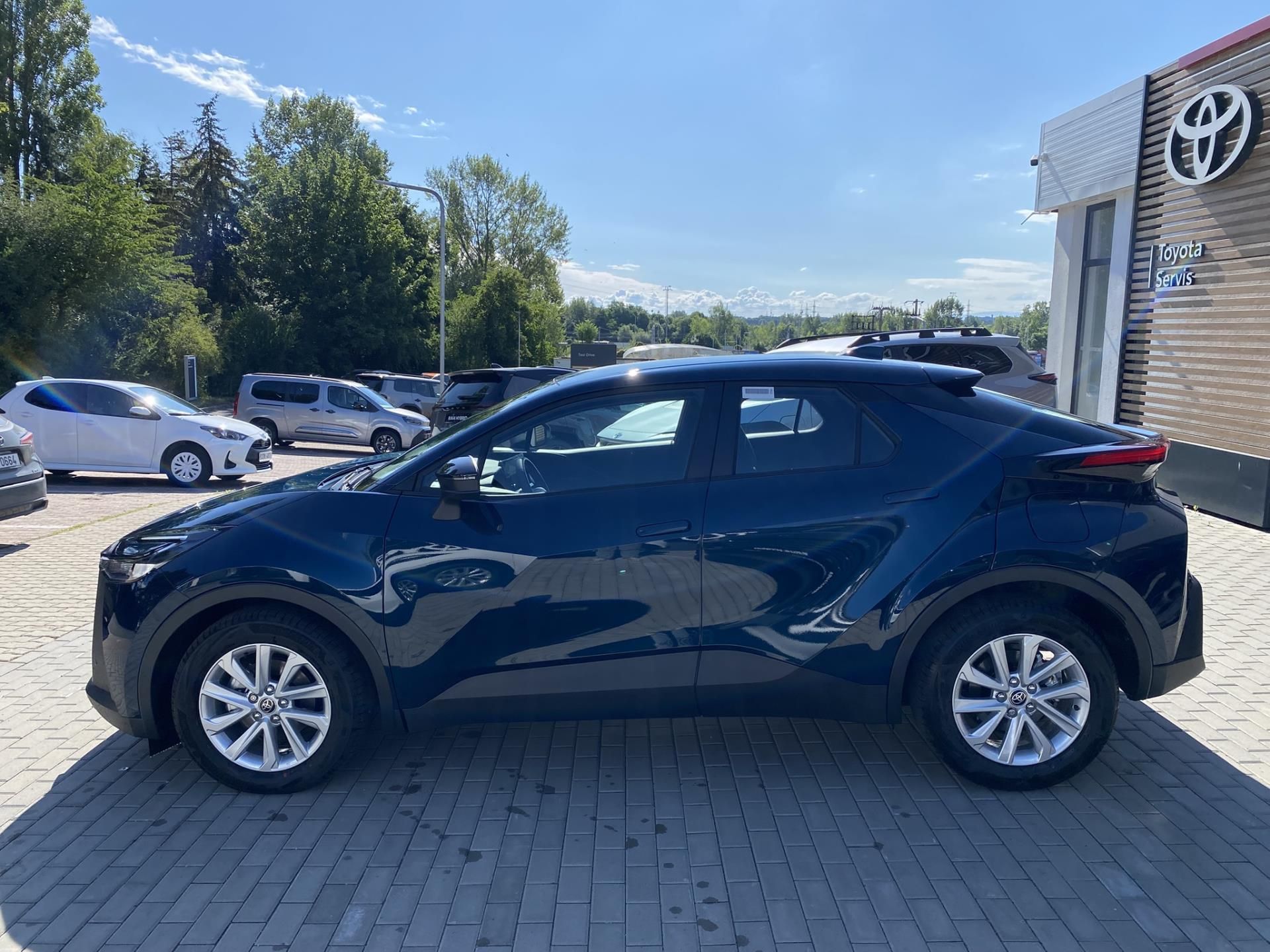 Toyota C-HR, 1.8 HEV Comfort Business - fotka 3