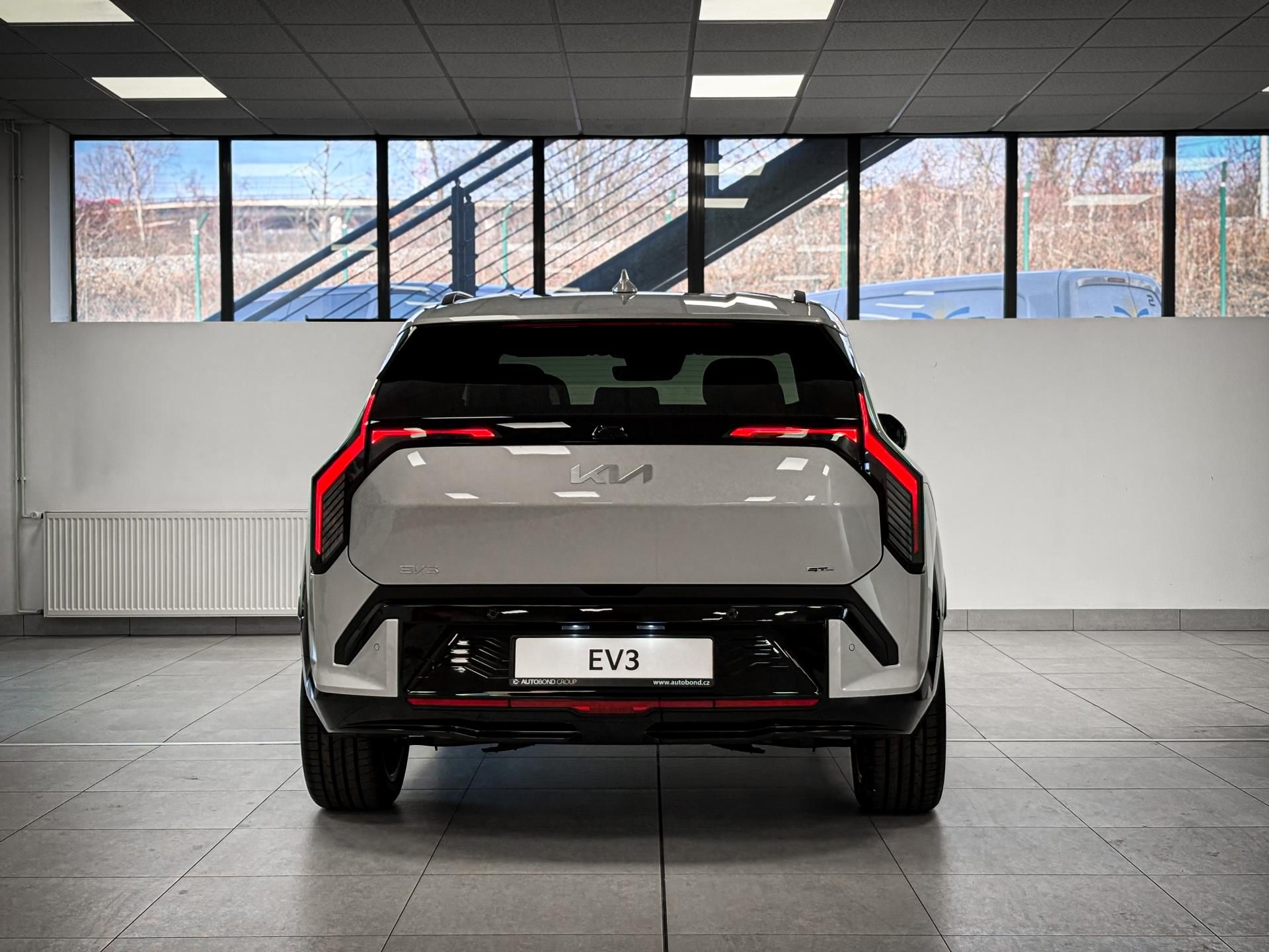 Kia EV3, GT LINE 4×2 81,4KWH+TECH+V2L - fotka 3