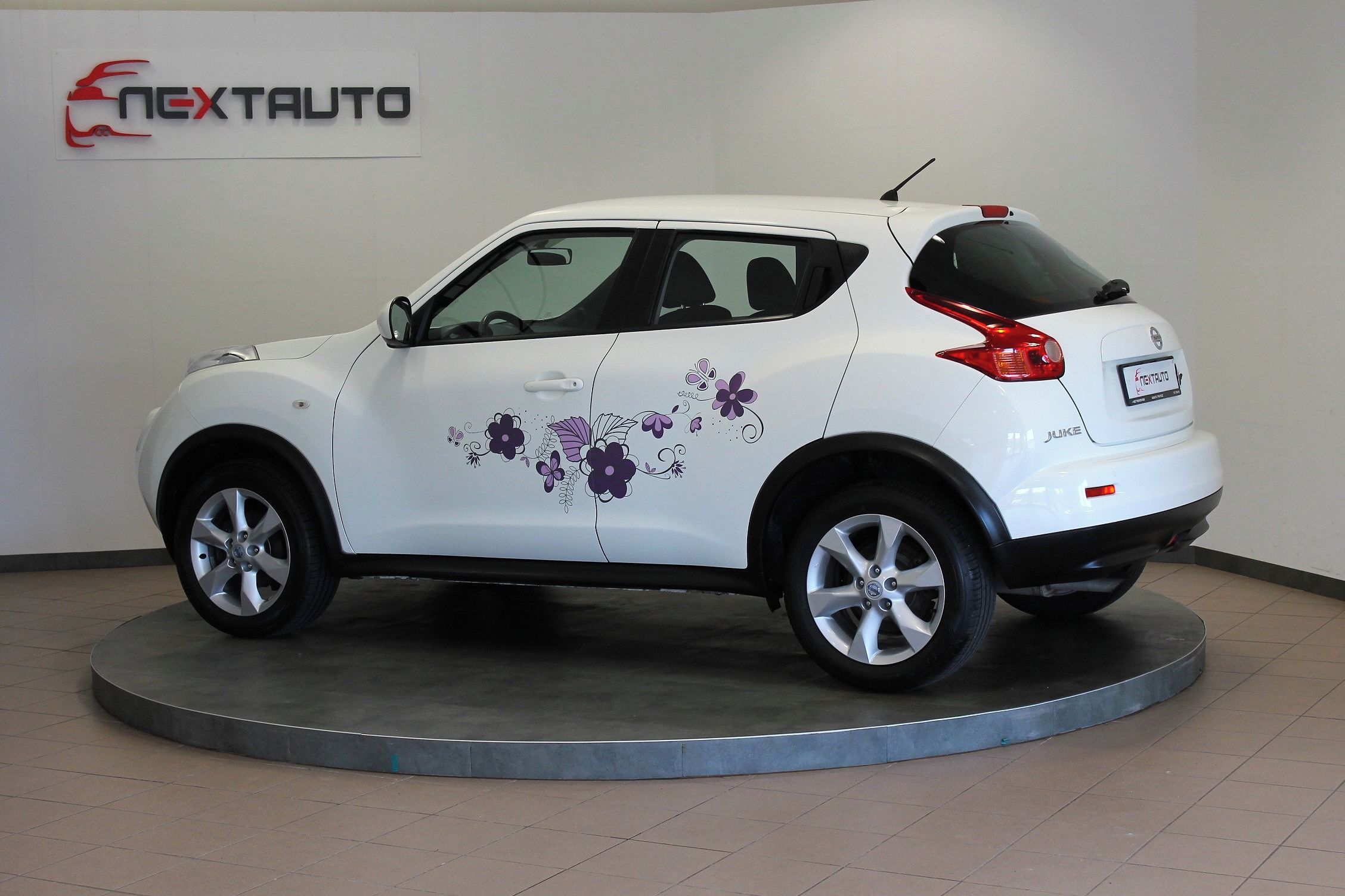 Nissan Juke, 1.6i 84kW - fotka 3