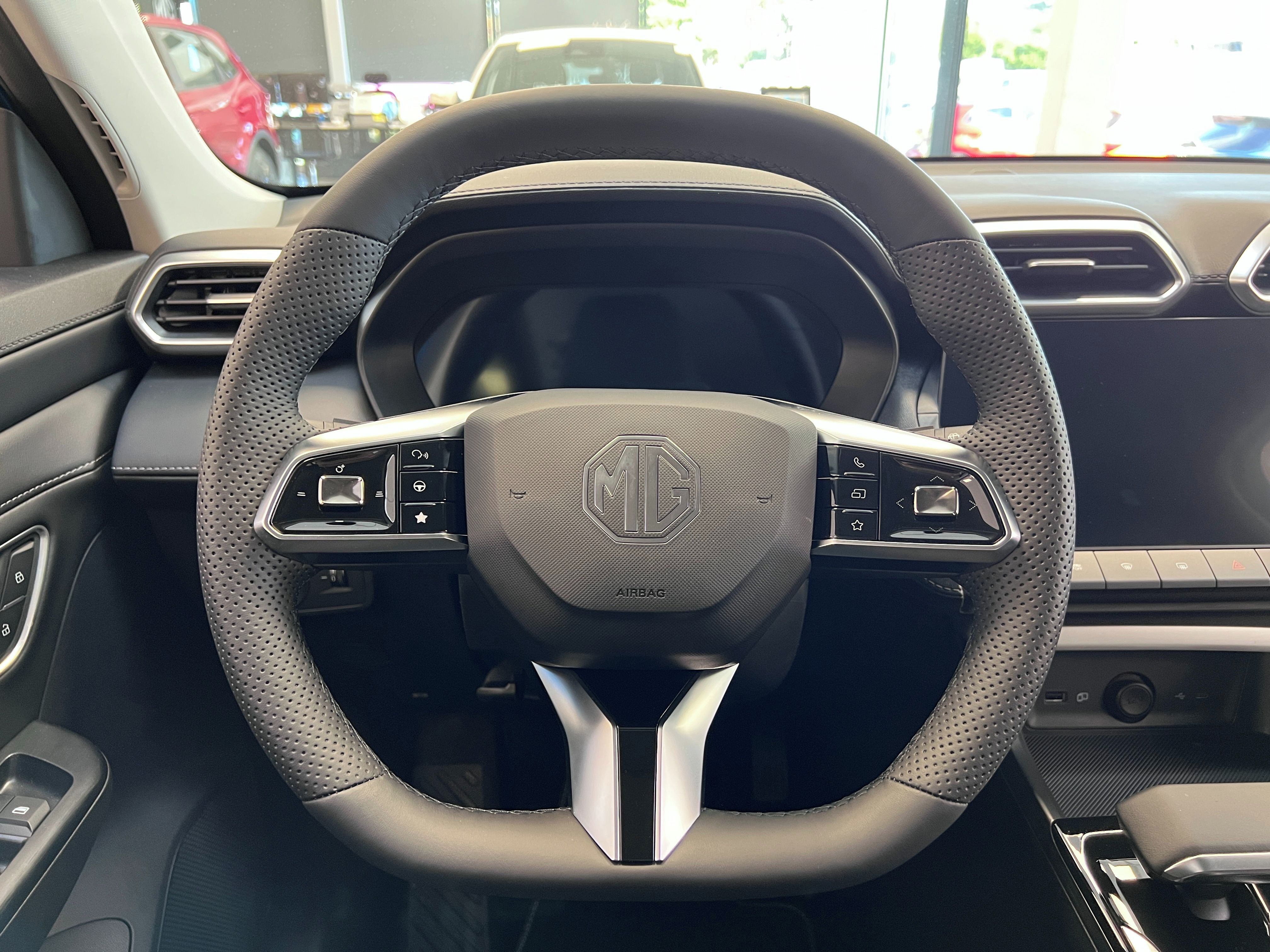 MG ZS, 1.5 ZS HYBRID+ Exclusive - fotka 5