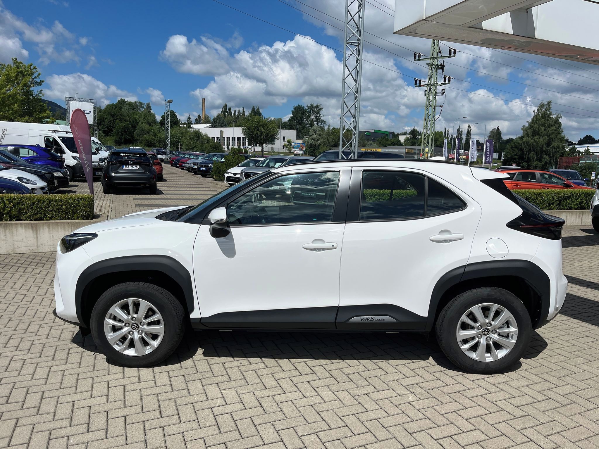 Toyota Yaris Cross, 1.5 Hybrid e-CVT 4x4 Comfort - fotka 3