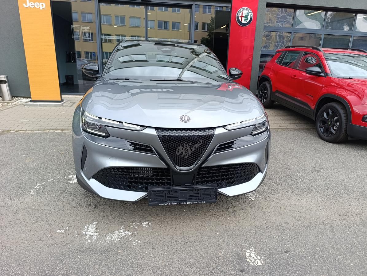 Alfa Romeo Junior, Ibrida 1,2 145k eDCT6 - fotka 4