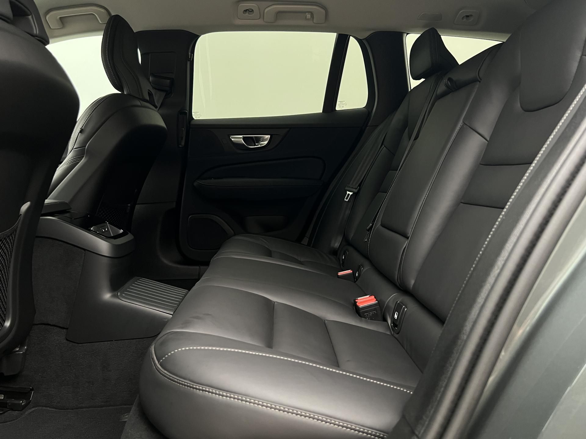 Volvo V60, T8 AWD BRIGHT PLUS AUT CZ - fotka 6