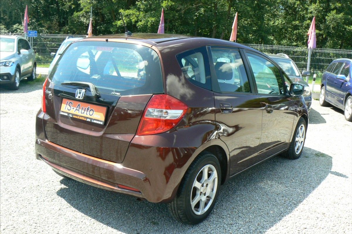 Honda Jazz, 1,4 TREND CVT-AUTOMAT - fotka 4