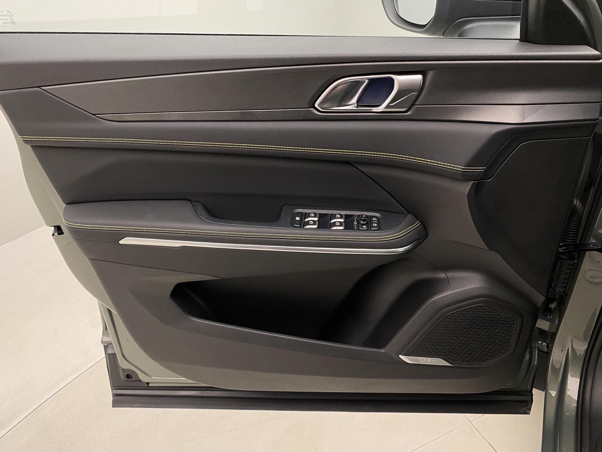Lynk & Co 01, MORE PHEV AUT CZ - fotka 6