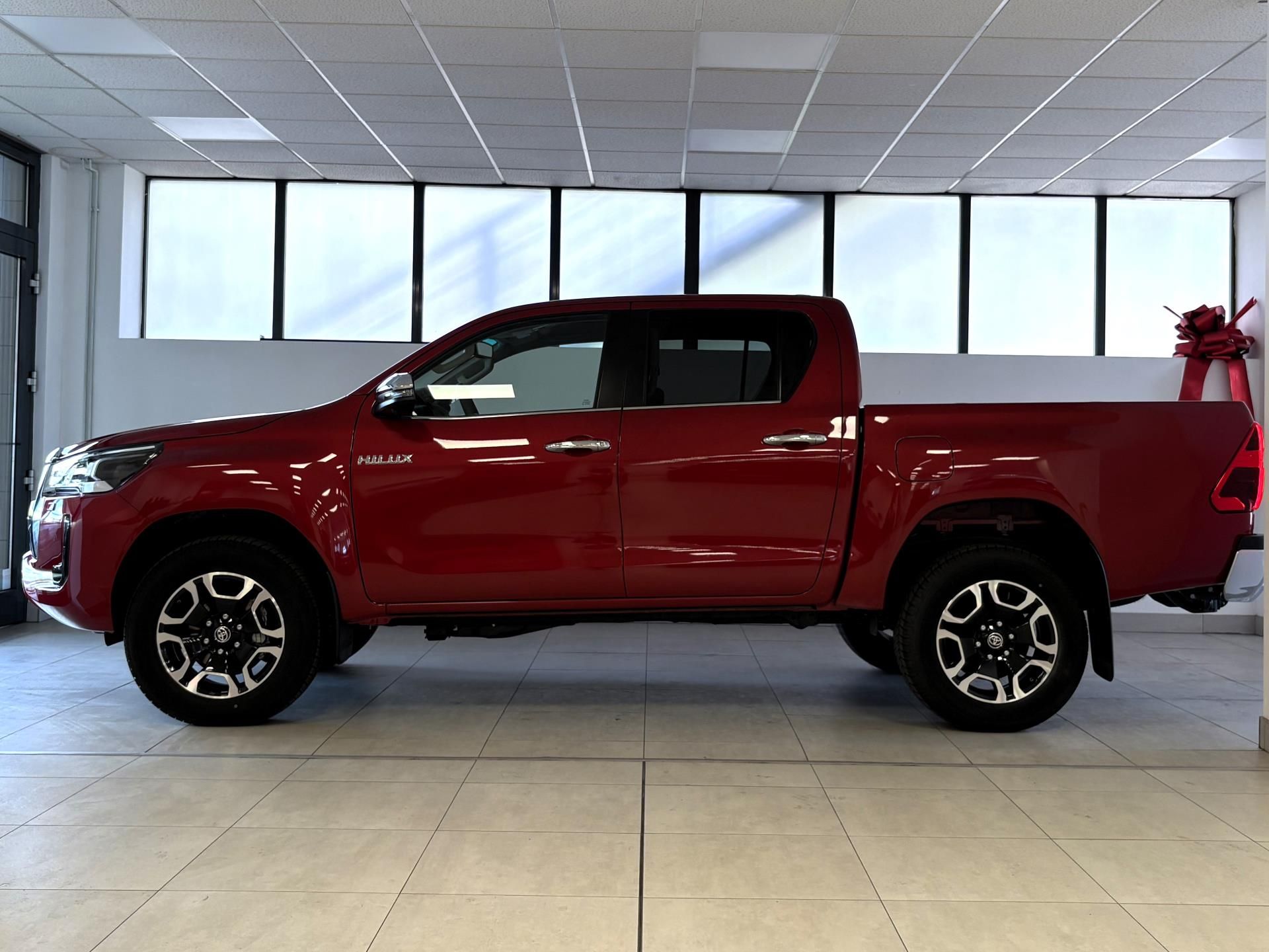 Toyota Hilux, 2,8 Diesel, 6st (4x4), Executi - fotka 3