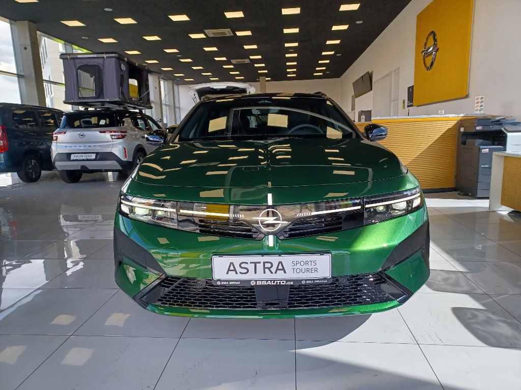 Opel Astra, ST ULTIMATE 1,6T PHEV 195k AT - fotka 2