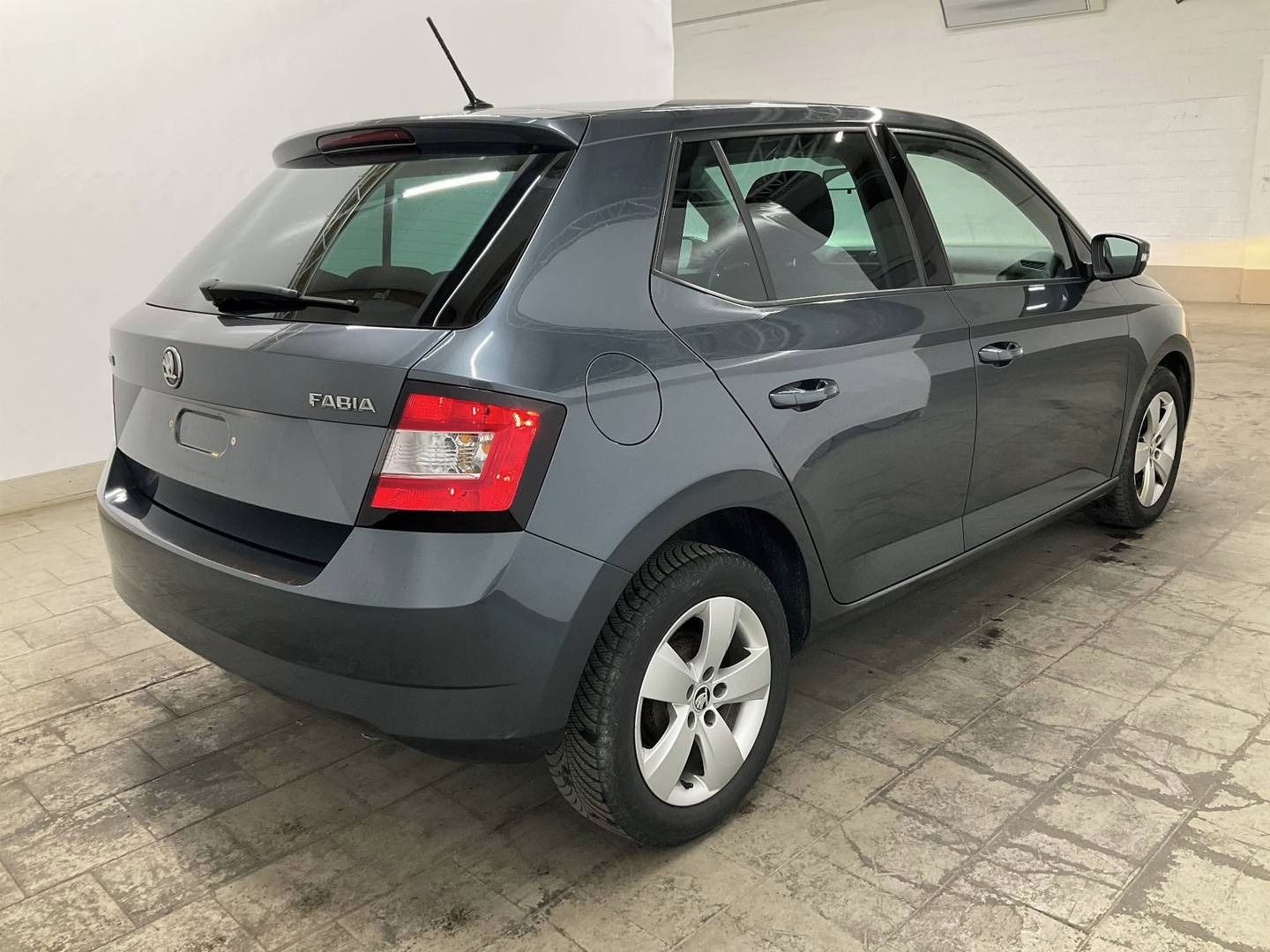 Škoda Fabia, 1.0MPi 55KW MULTIF. VOLANT TOP - fotka 6