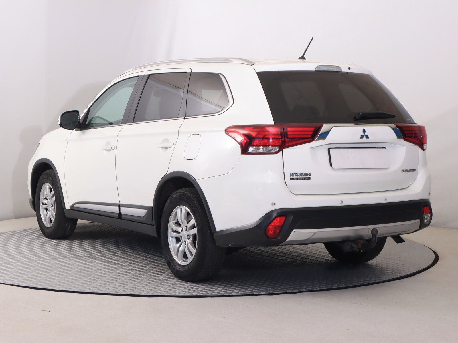 Mitsubishi Outlander, 2.2 DI-D, 4X4 - fotka 4
