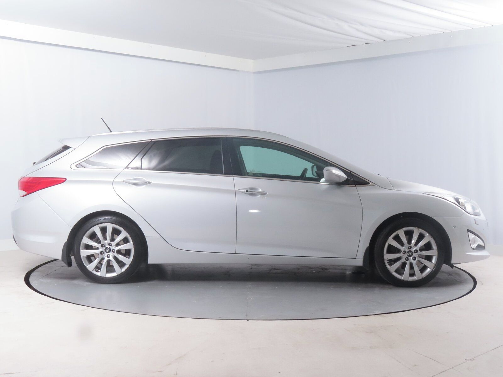 Hyundai i40, 1.7 CRDi, ČR,1.maj - fotka 6