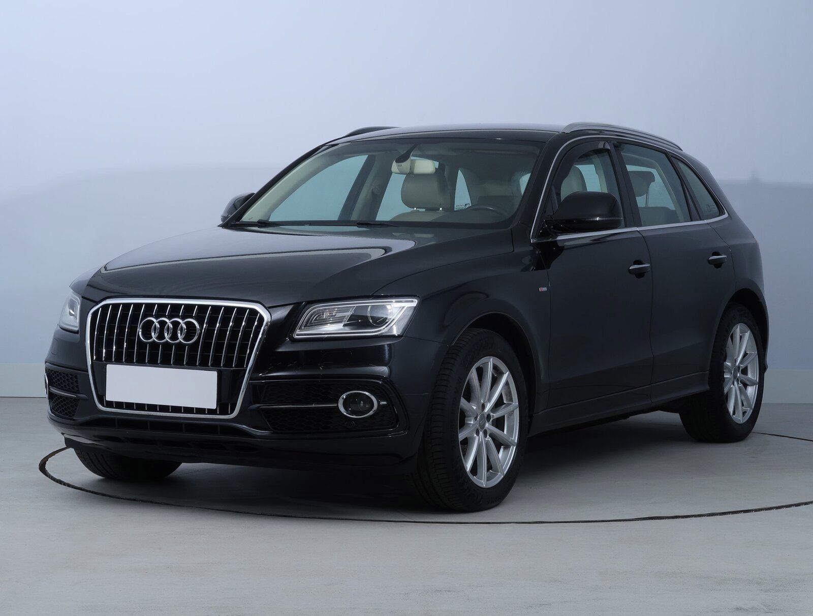 Audi Q5, 2.0 TDI, Automat, Serv.kniha - fotka 2