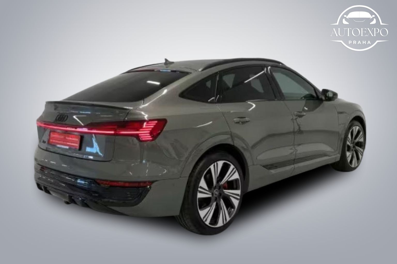 Audi Q8, Sportback 55 e-tron S-Line - fotka 3