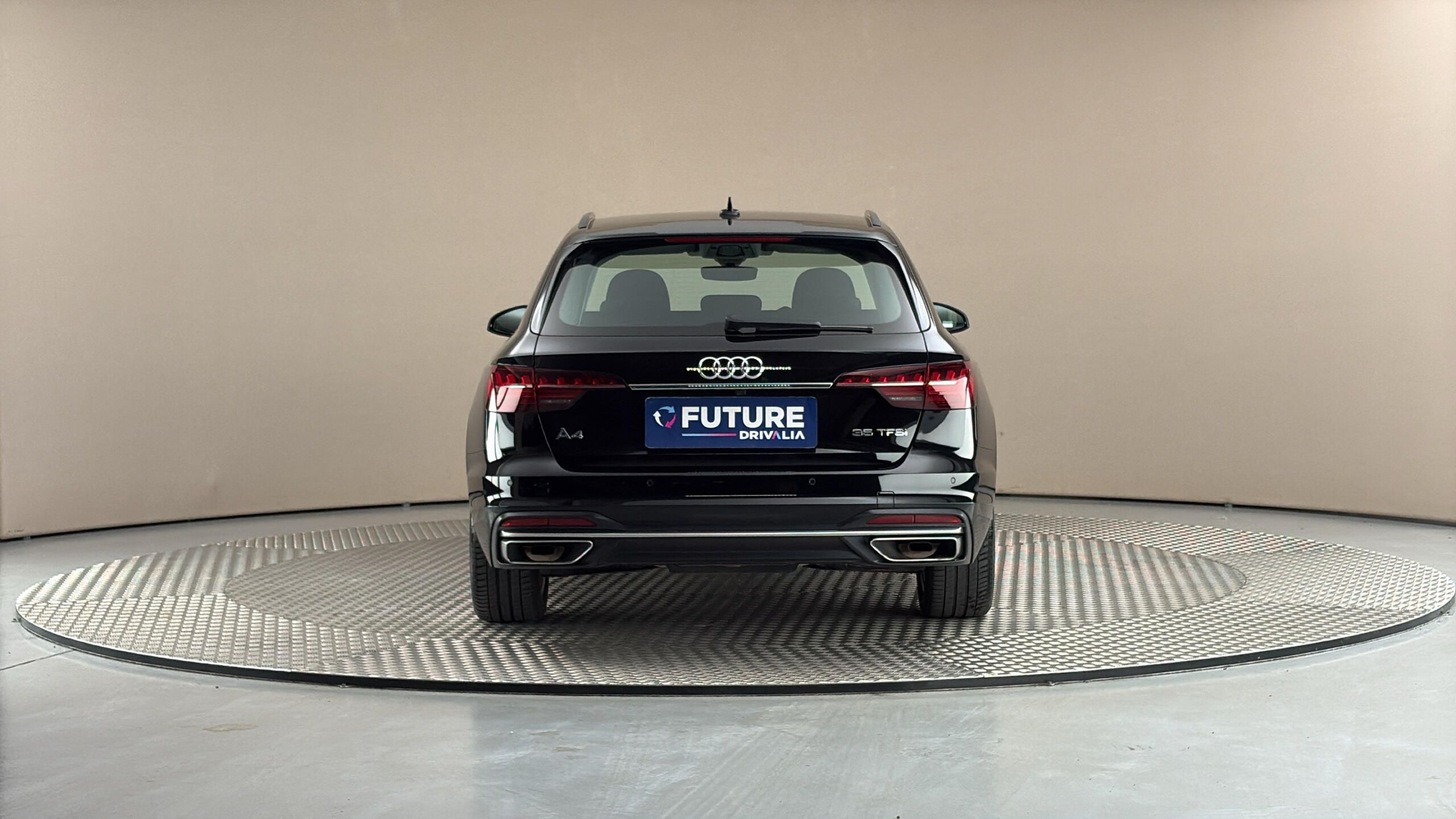 Audi A4 Avant, 2.0 35TFSI S Tronic - fotka 5