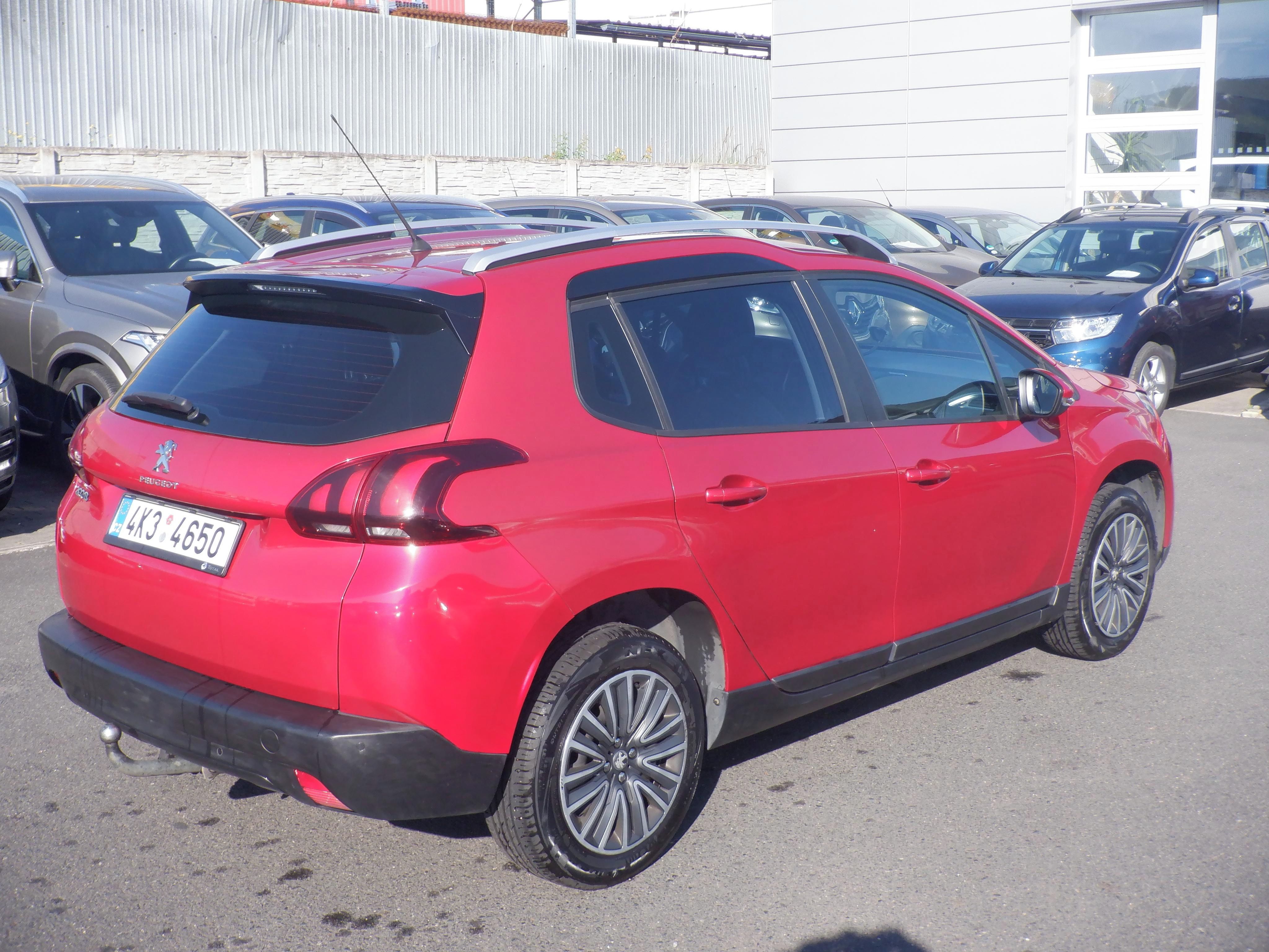 Peugeot 2008, 1.2 PureTech Active,,1.maj.ČR - fotka 5