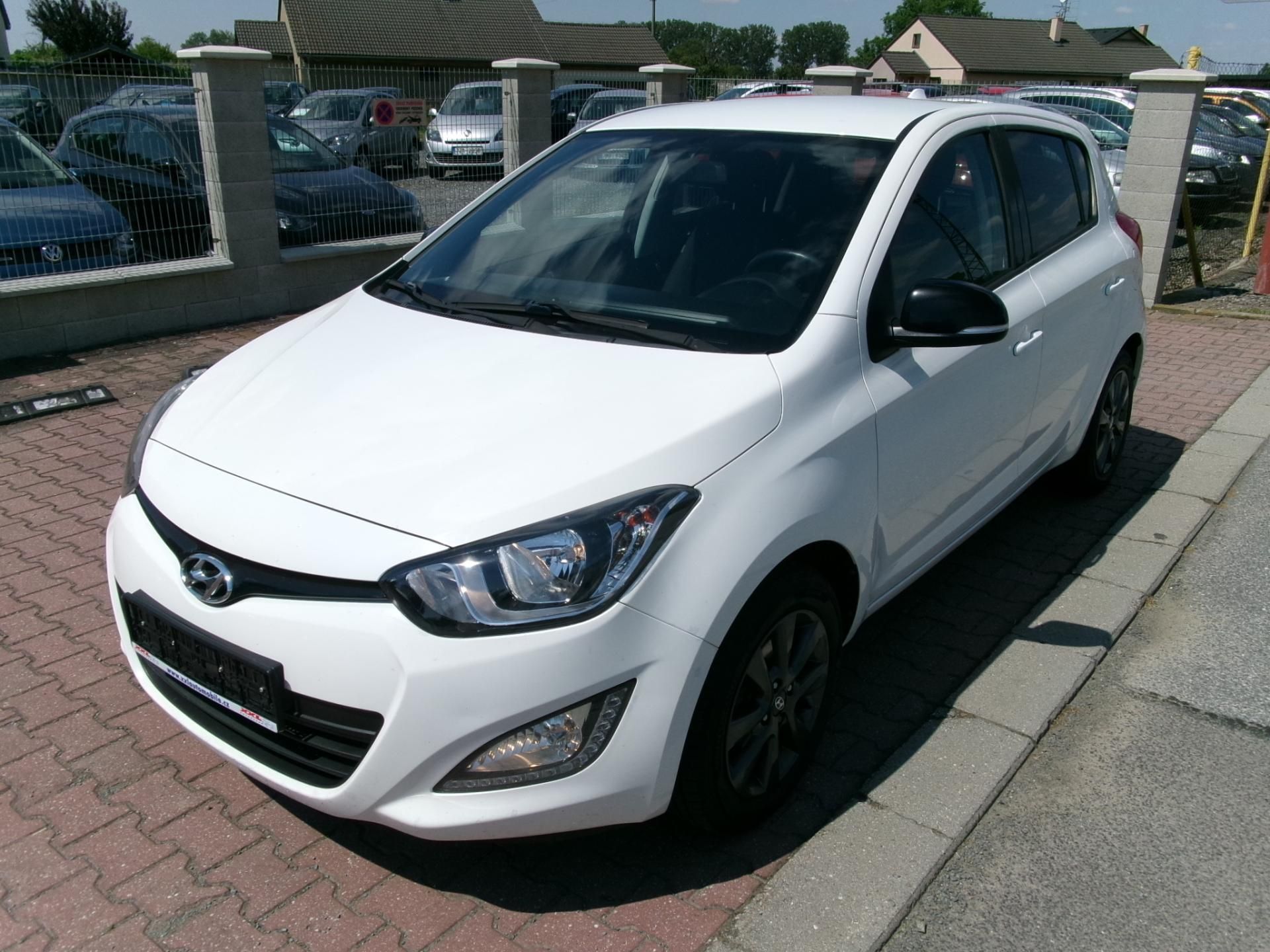 Hyundai i20, 1,2i KLIMA TEMP ALU BT USB