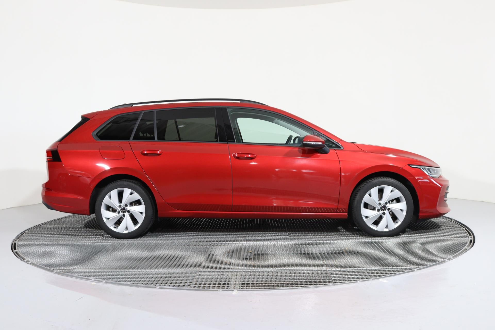 Volkswagen Golf Variant, People 1,5 eTSI 110kw DSG/ LED - fotka 3