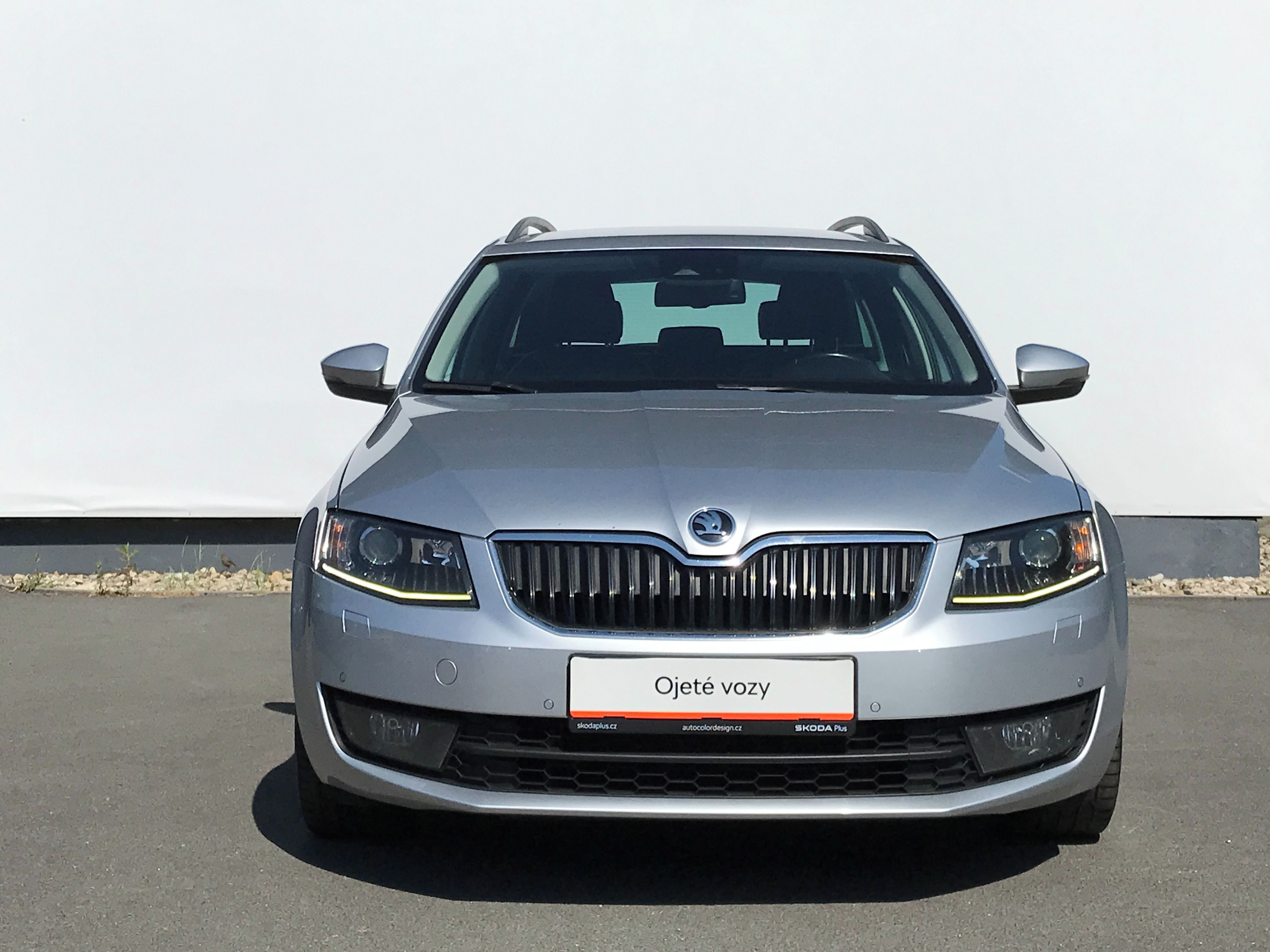 Škoda Octavia, 2,0 TDi 110 kW STYLE 6°M+NAVIG - fotka 4